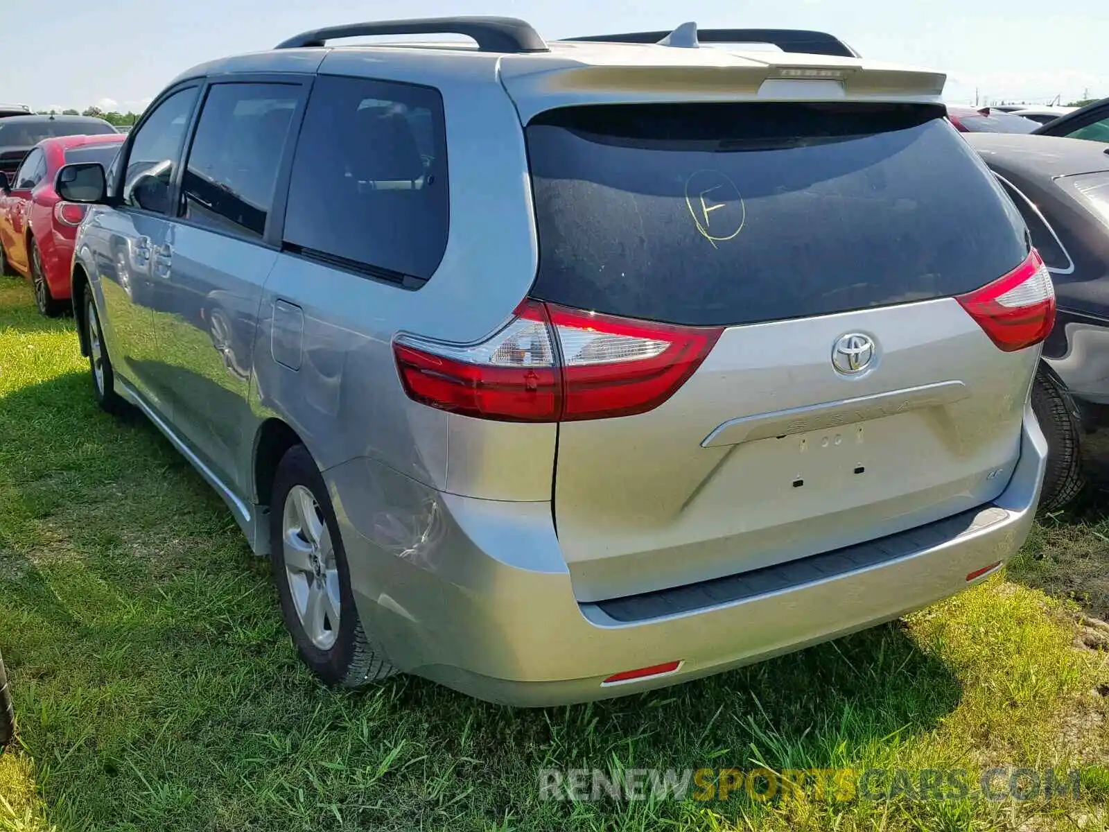 3 Photograph of a damaged car 5TDKZ3DC4KS008588 TOYOTA SIENNA LE 2019