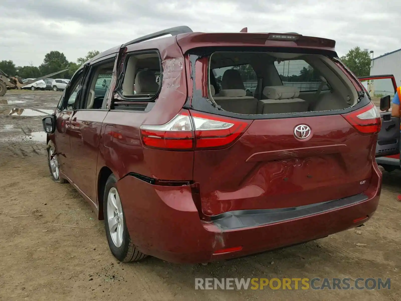 3 Photograph of a damaged car 5TDKZ3DC5KS968177 TOYOTA SIENNA LE 2019