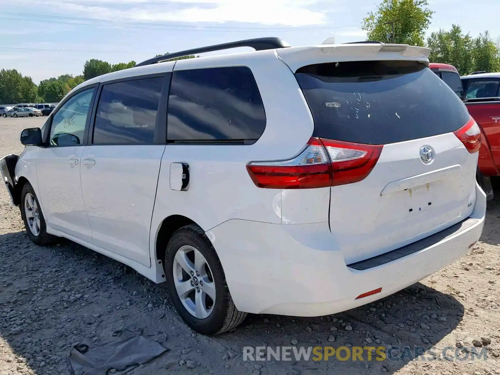 3 Фотография поврежденного автомобиля 5TDKZ3DC6KS012075 TOYOTA SIENNA LE 2019