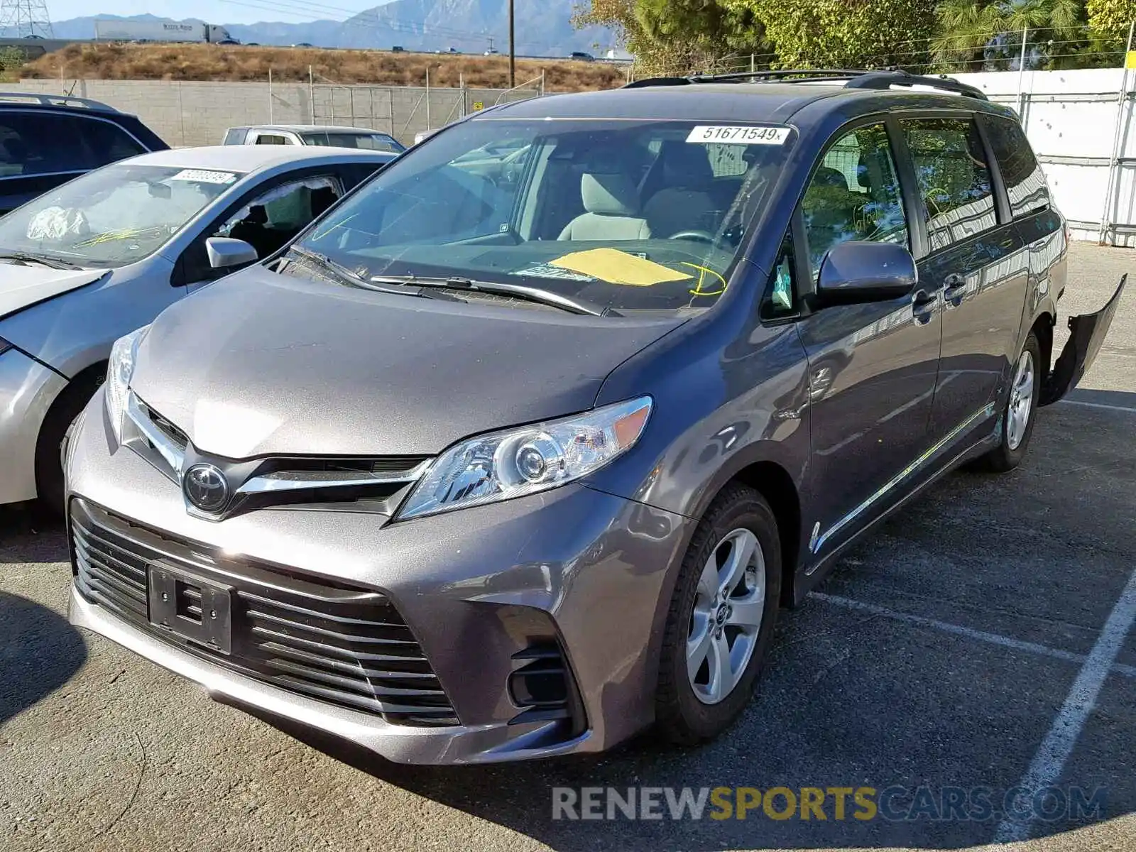 2 Photograph of a damaged car 5TDKZ3DC6KS989314 TOYOTA SIENNA LE 2019