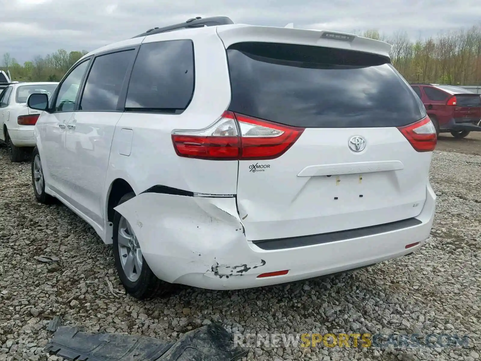 3 Photograph of a damaged car 5TDKZ3DC6KS998045 TOYOTA SIENNA LE 2019