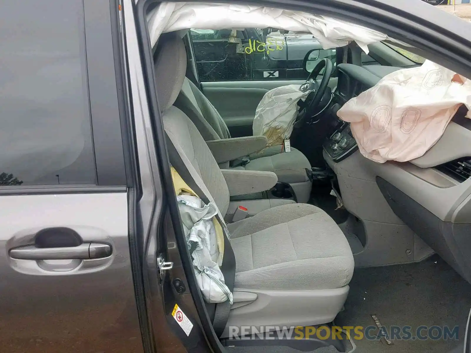 5 Photograph of a damaged car 5TDKZ3DC7KS010447 TOYOTA SIENNA LE 2019