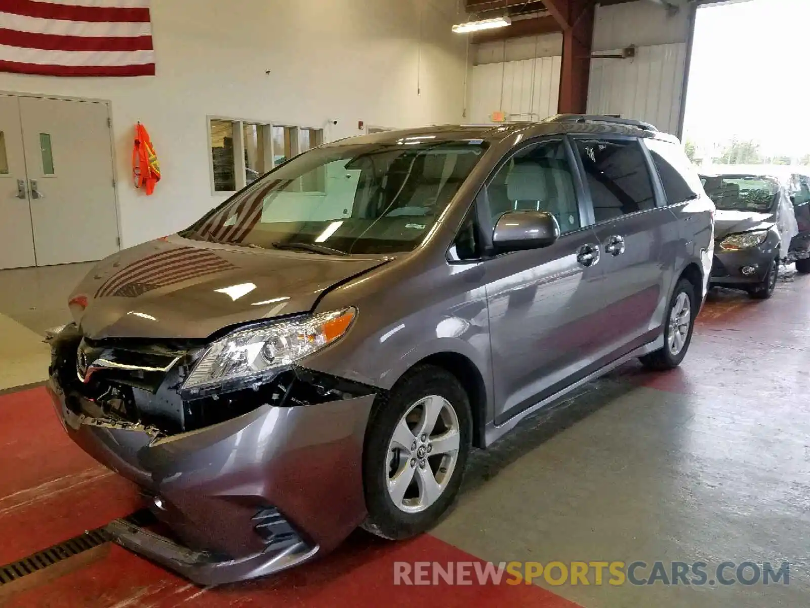 2 Photograph of a damaged car 5TDKZ3DC8KS014510 TOYOTA SIENNA LE 2019