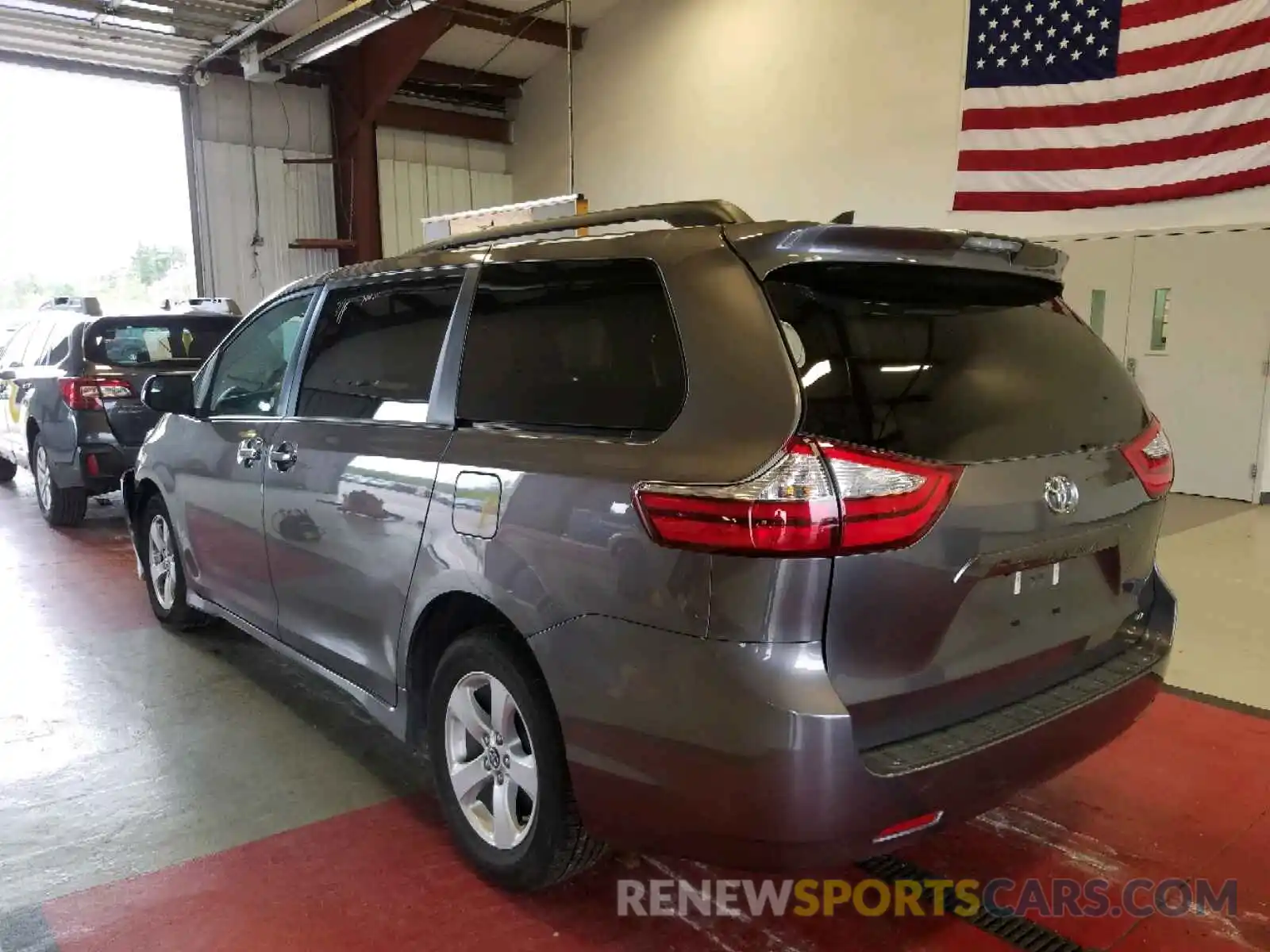 3 Photograph of a damaged car 5TDKZ3DC8KS014510 TOYOTA SIENNA LE 2019