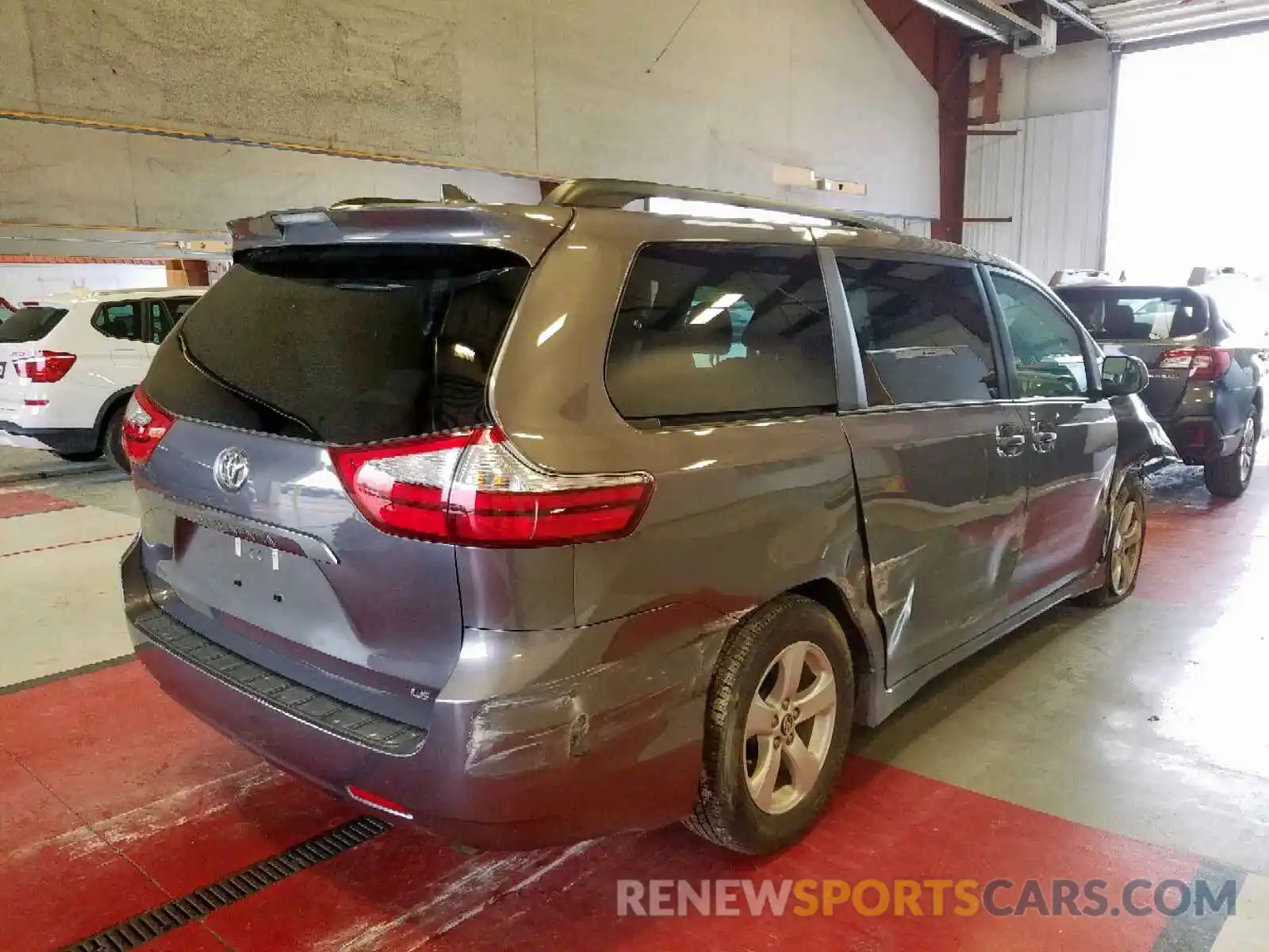 4 Photograph of a damaged car 5TDKZ3DC8KS014510 TOYOTA SIENNA LE 2019