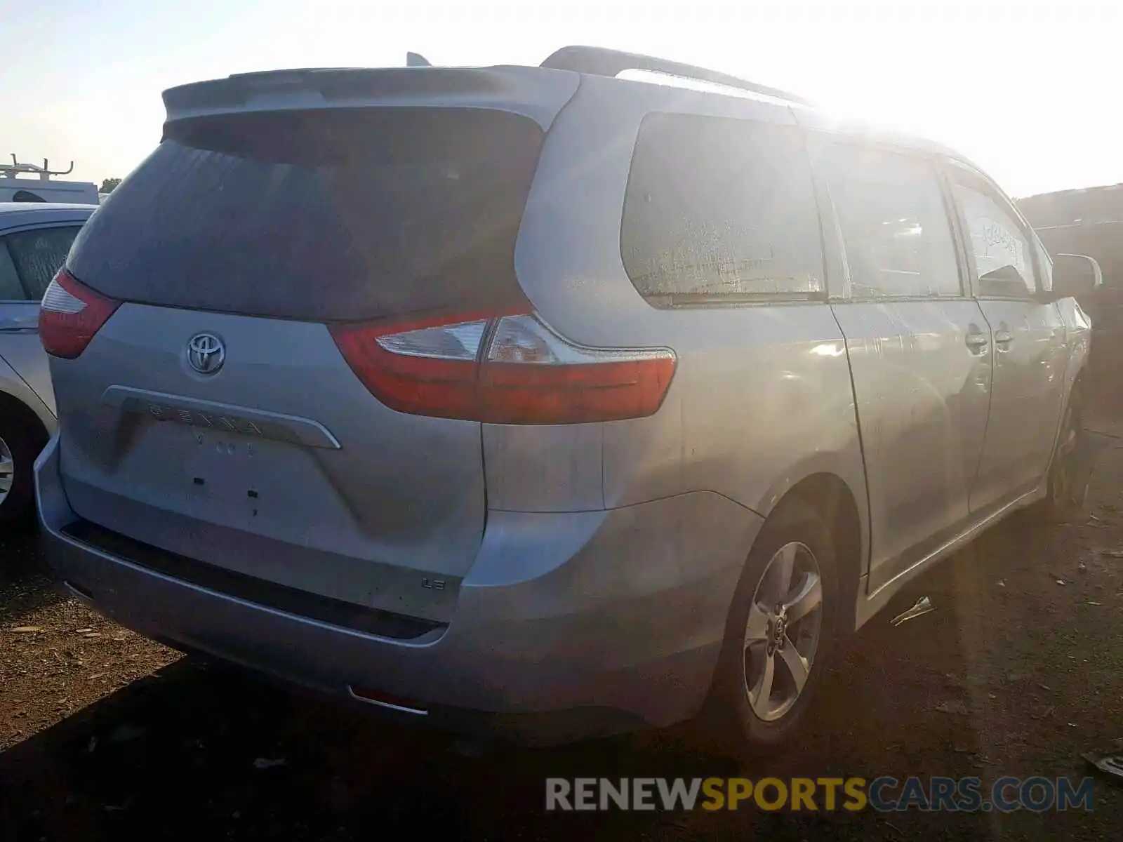 4 Photograph of a damaged car 5TDKZ3DC8KS018105 TOYOTA SIENNA LE 2019