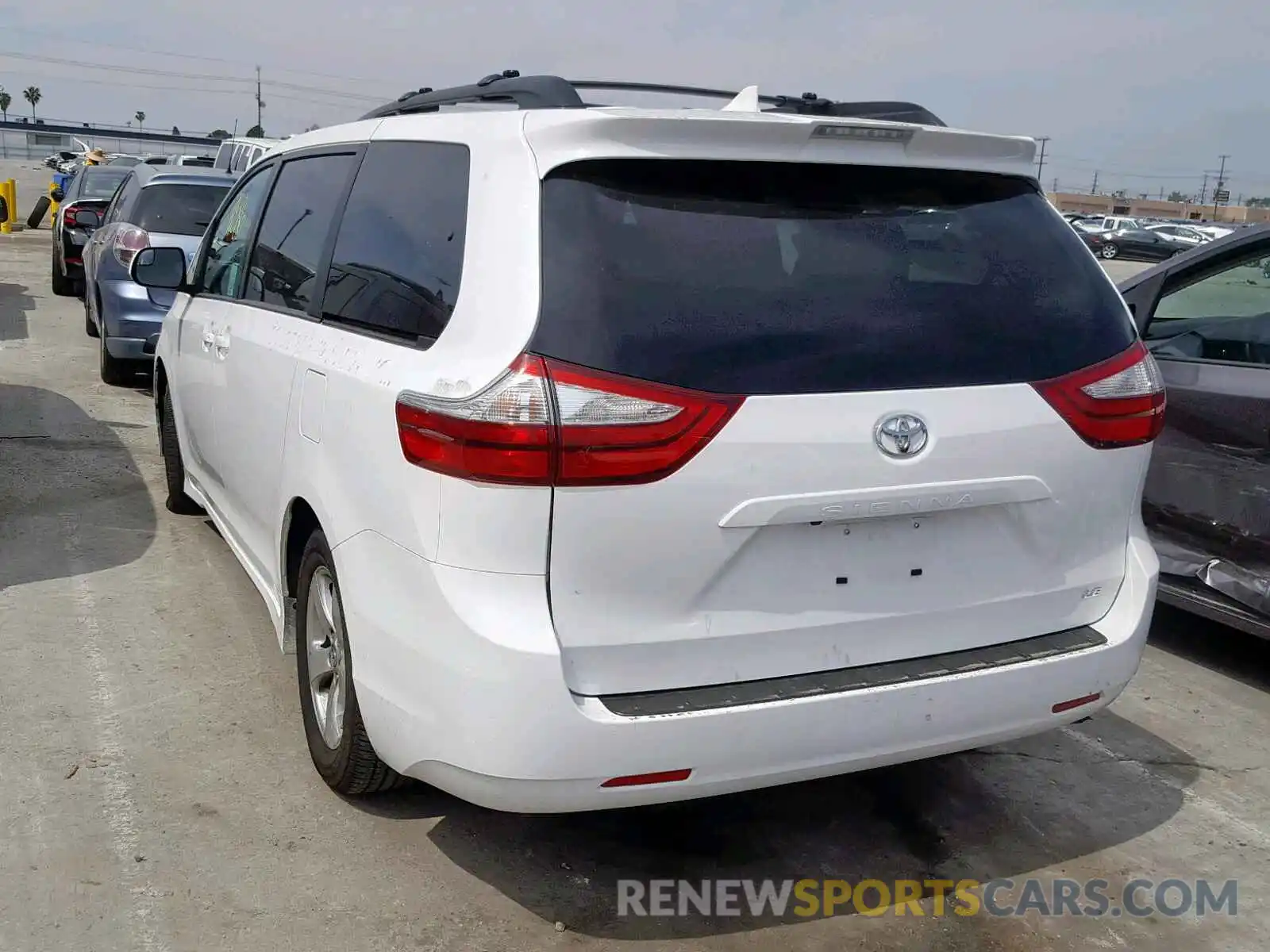 3 Photograph of a damaged car 5TDKZ3DC8KS989217 TOYOTA SIENNA LE 2019