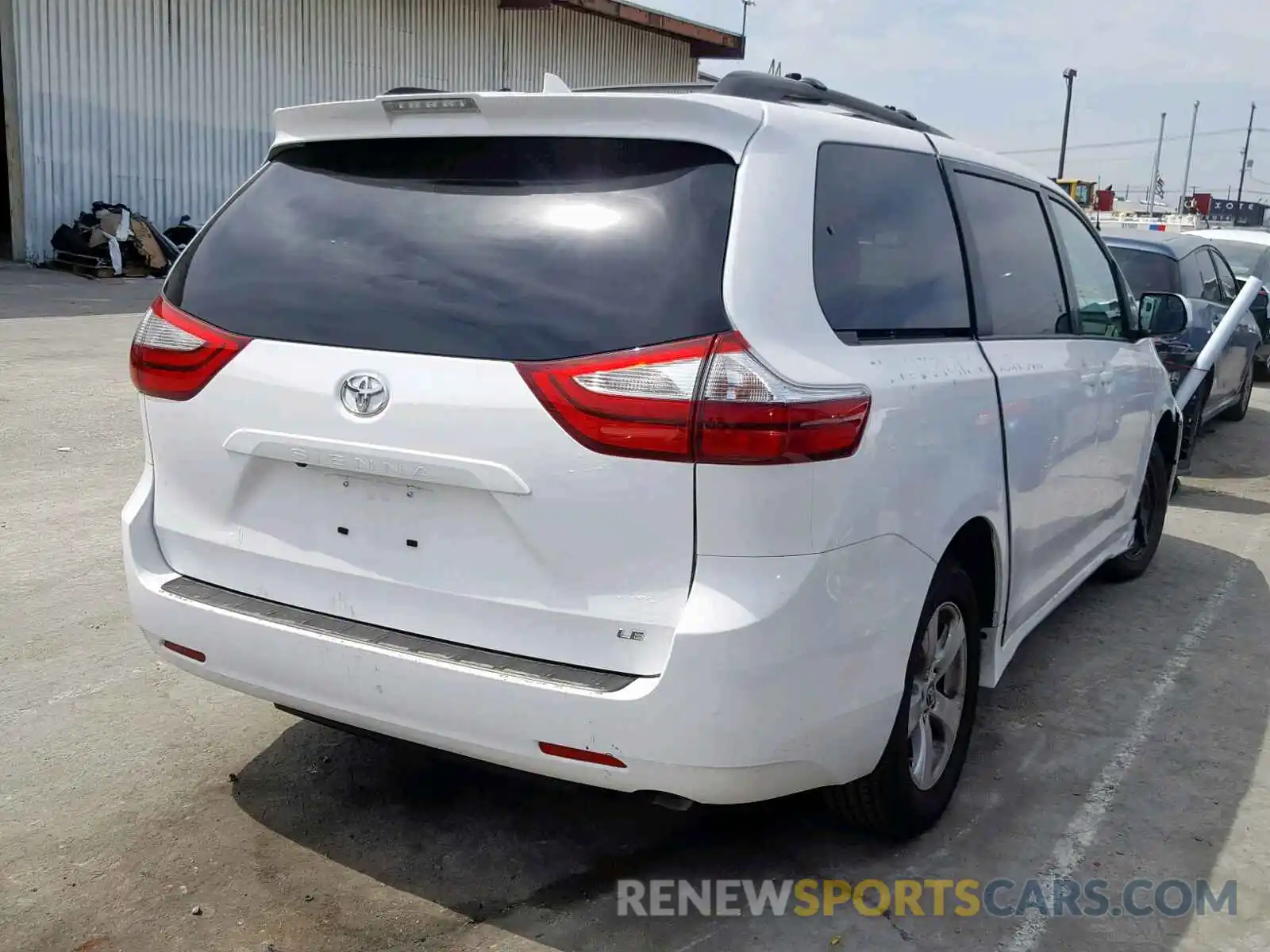 4 Photograph of a damaged car 5TDKZ3DC8KS989217 TOYOTA SIENNA LE 2019