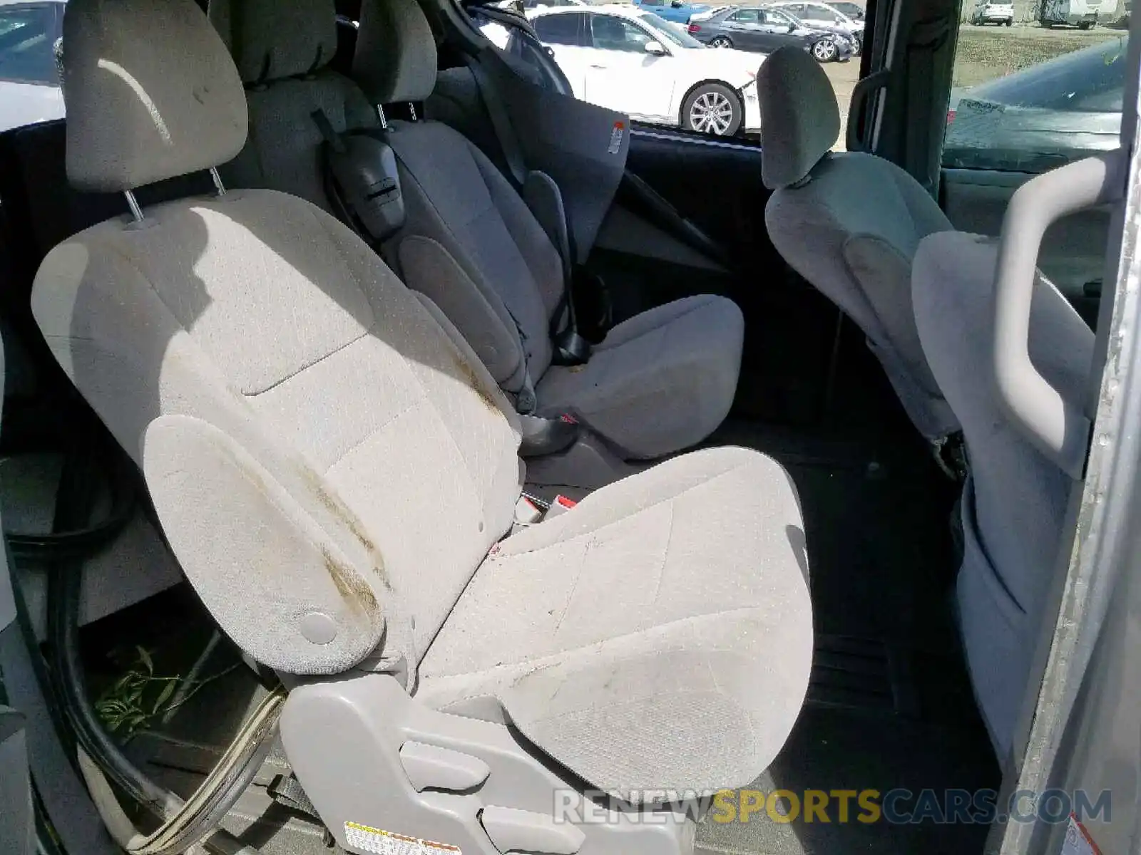 6 Photograph of a damaged car 5TDKZ3DCXKS007963 TOYOTA SIENNA LE 2019