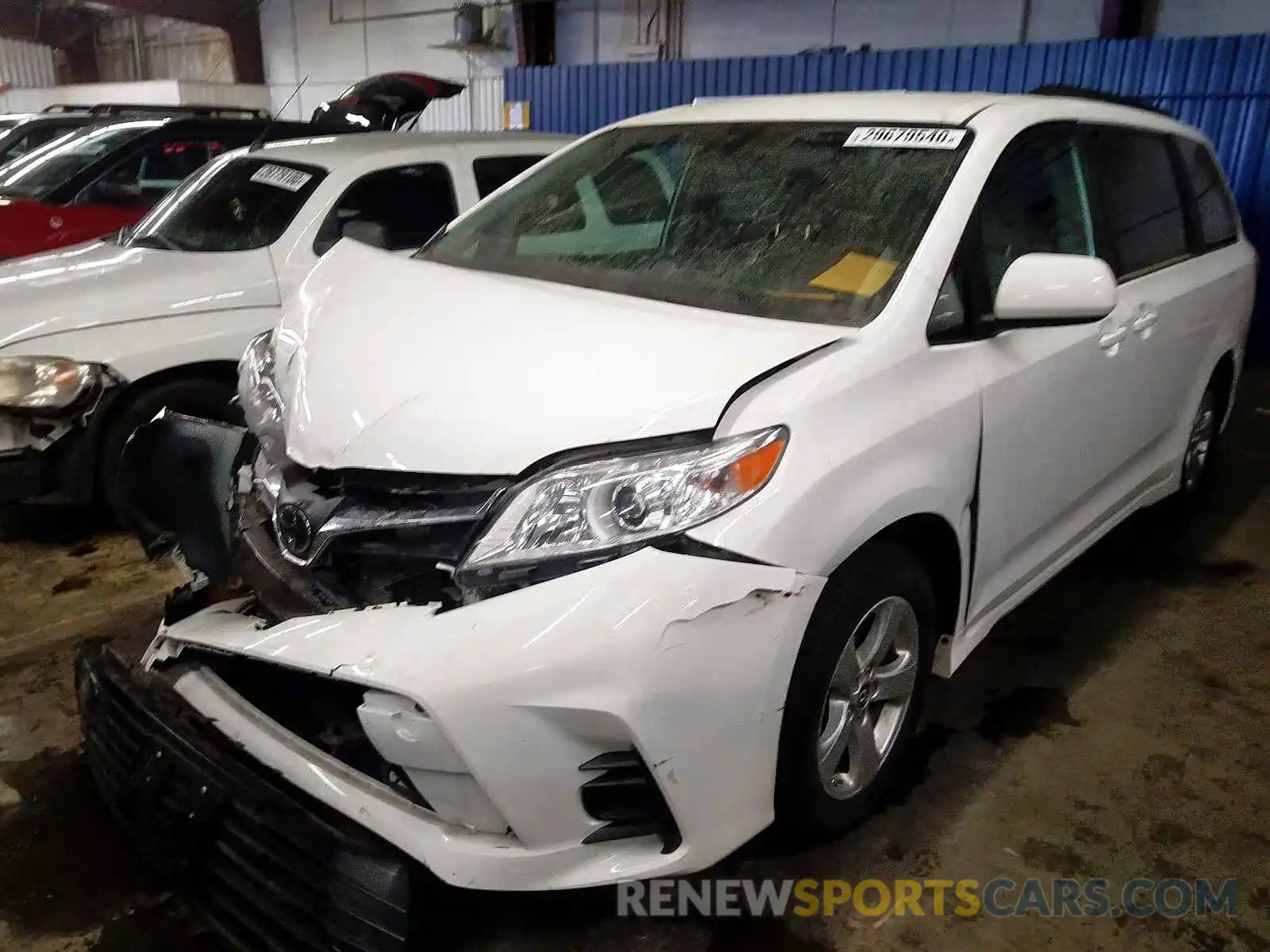 2 Photograph of a damaged car 5TDKZ3DCXKS018333 TOYOTA SIENNA LE 2019