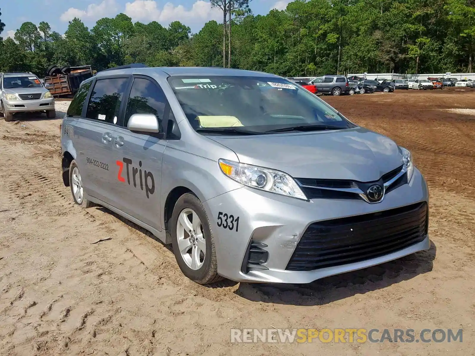 1 Photograph of a damaged car 5TDKZ3DCXKS972015 TOYOTA SIENNA LE 2019