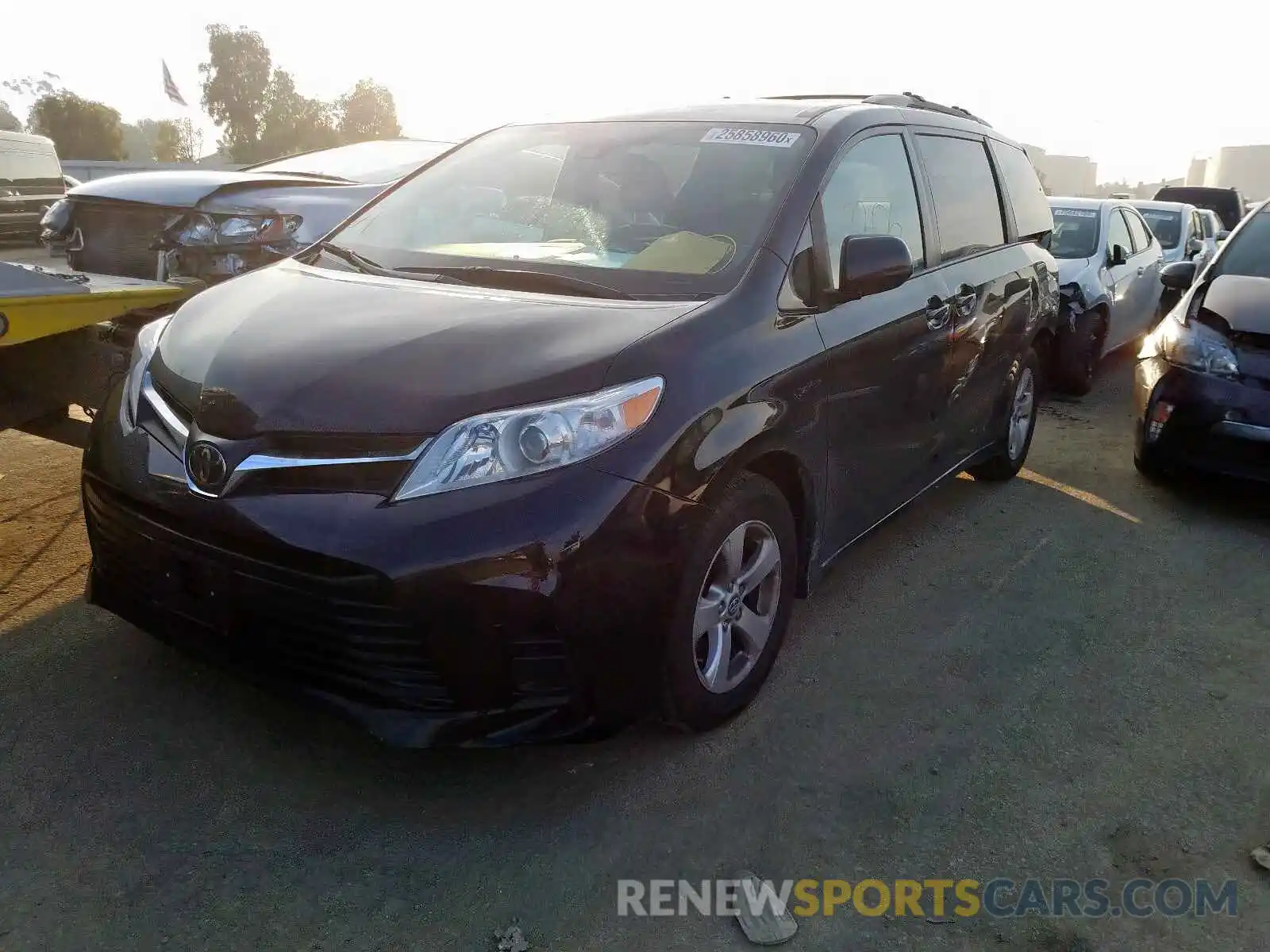 2 Photograph of a damaged car 5TDKZ3DC4LS022993 TOYOTA SIENNA LE 2020