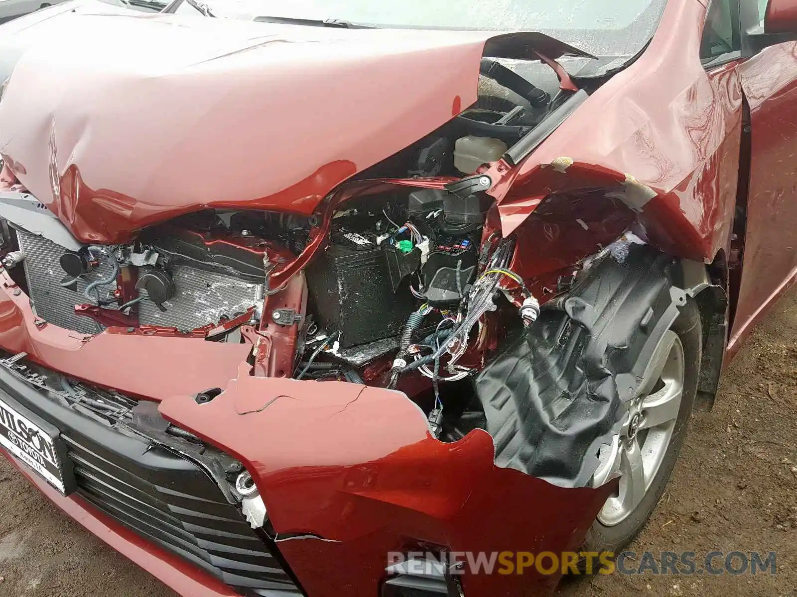 9 Photograph of a damaged car 5TDKZ3DC7LS043806 TOYOTA SIENNA LE 2020