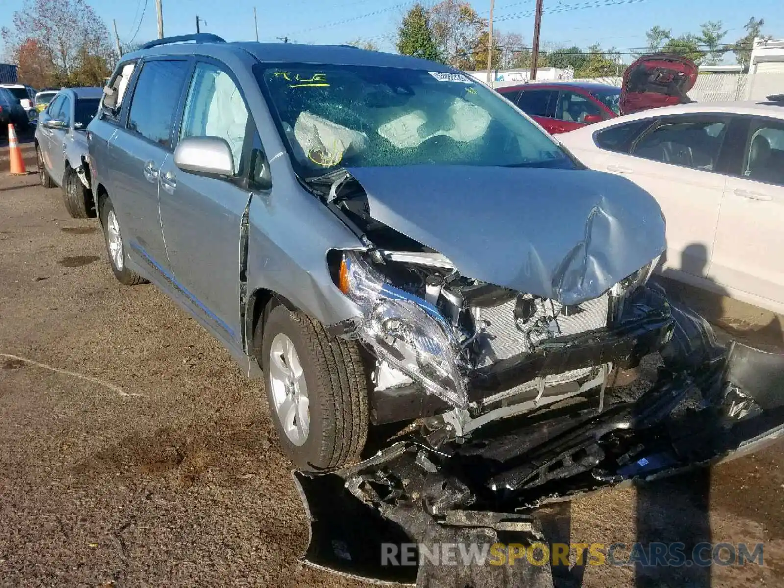 1 Photograph of a damaged car 5TDKZ3DCXLS031293 TOYOTA SIENNA LE 2020