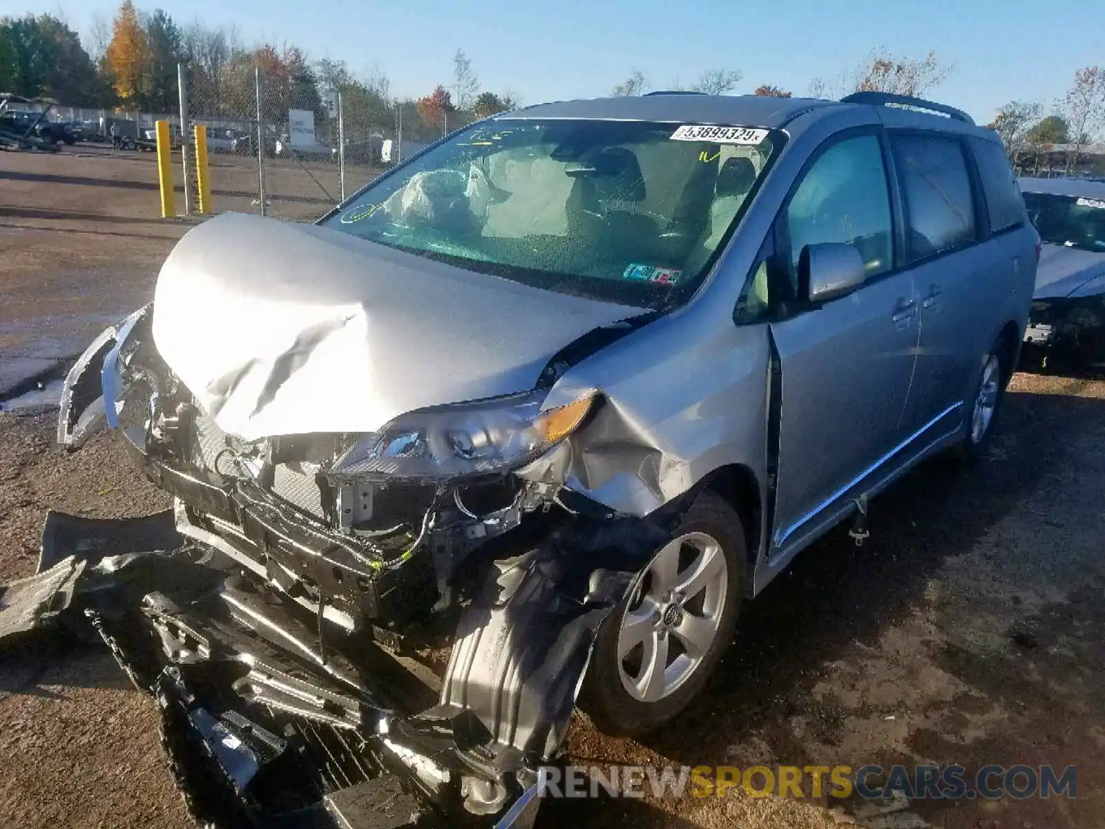 2 Photograph of a damaged car 5TDKZ3DCXLS031293 TOYOTA SIENNA LE 2020