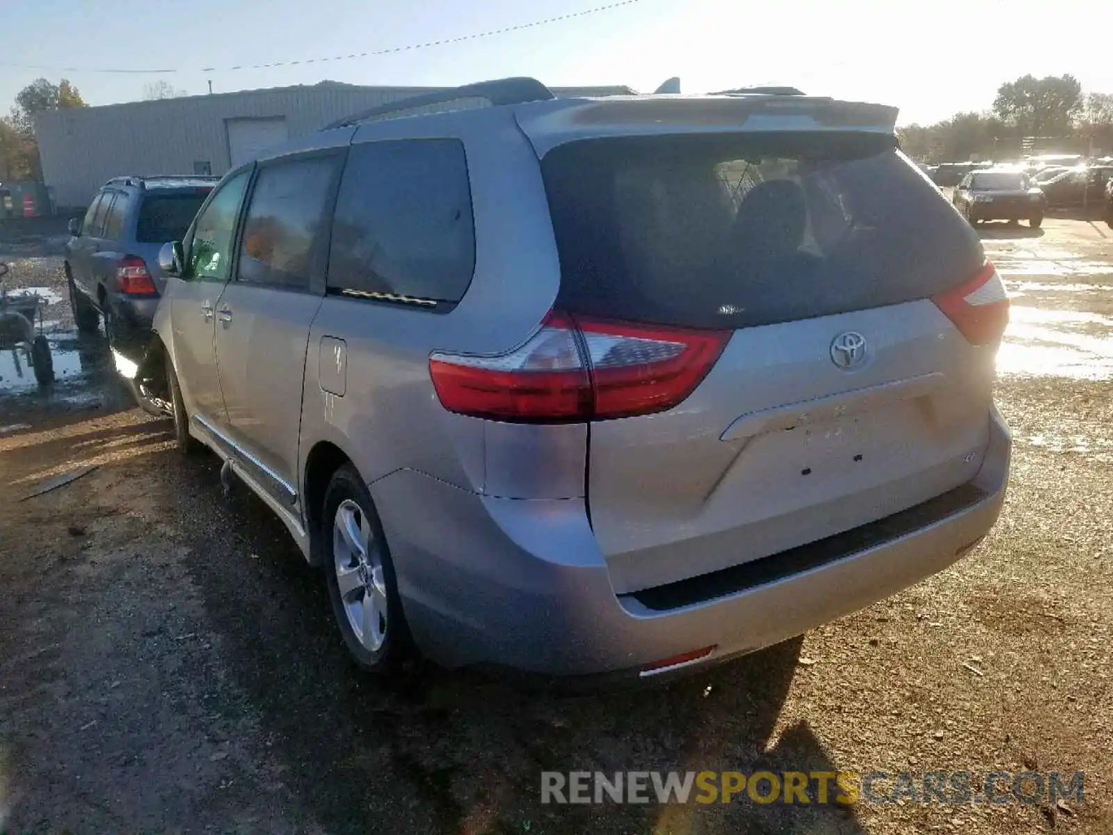 3 Photograph of a damaged car 5TDKZ3DCXLS031293 TOYOTA SIENNA LE 2020