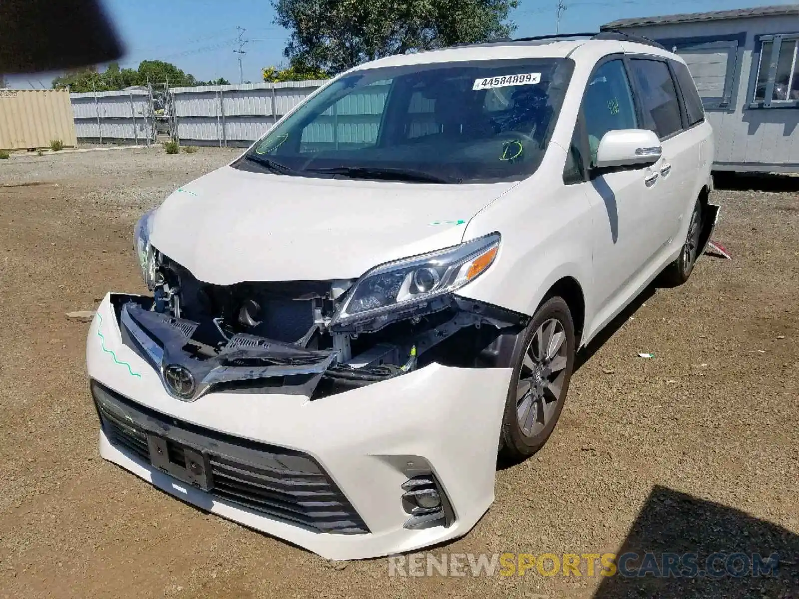 2 Фотография поврежденного автомобиля 5TDYZ3DC0KS001065 TOYOTA SIENNA LIM 2019