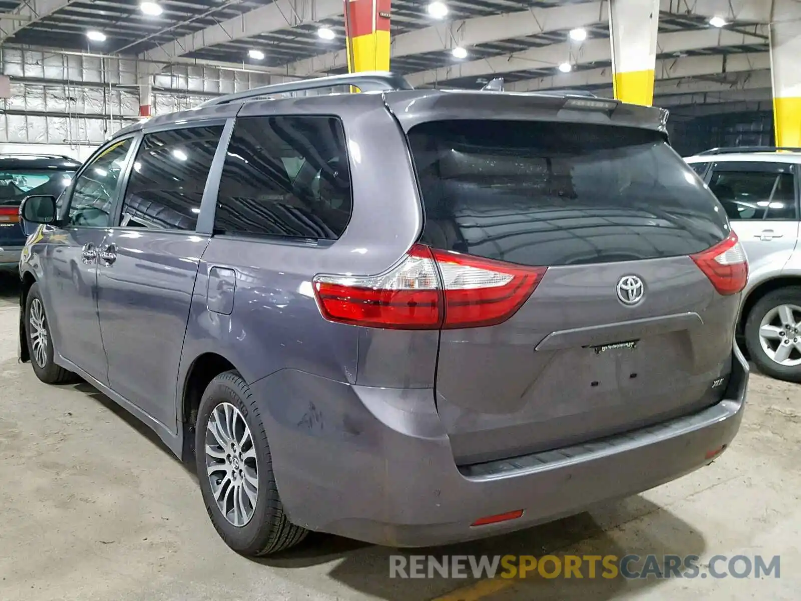 3 Фотография поврежденного автомобиля 5TDYZ3DC0KS004743 TOYOTA SIENNA LIM 2019