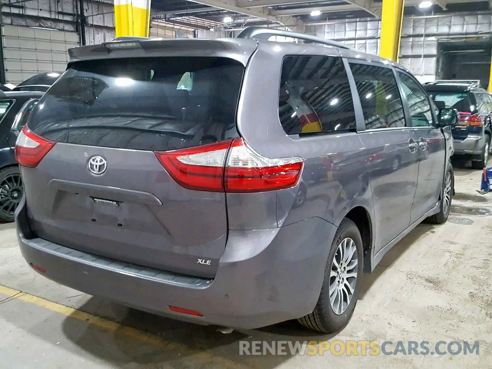 4 Фотография поврежденного автомобиля 5TDYZ3DC0KS004743 TOYOTA SIENNA LIM 2019