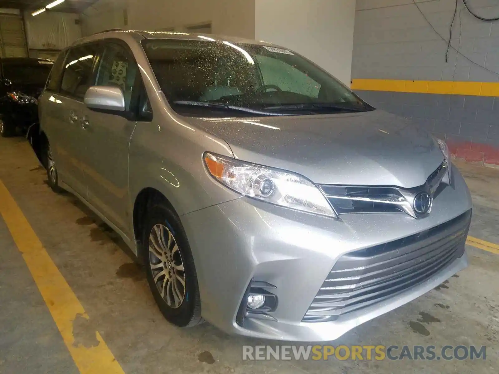 1 Photograph of a damaged car 5TDYZ3DC1KS015444 TOYOTA SIENNA LIM 2019