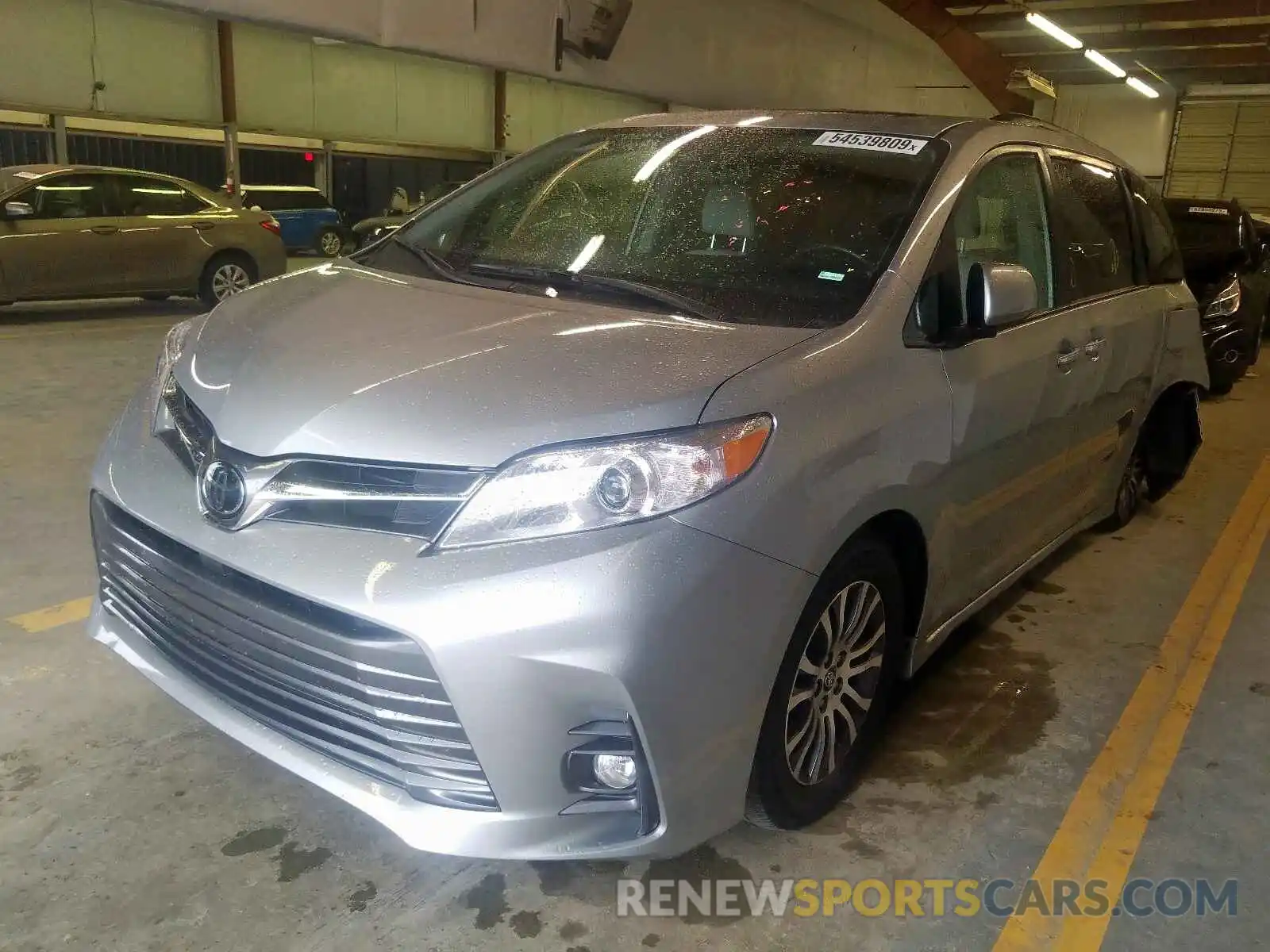 2 Photograph of a damaged car 5TDYZ3DC1KS015444 TOYOTA SIENNA LIM 2019