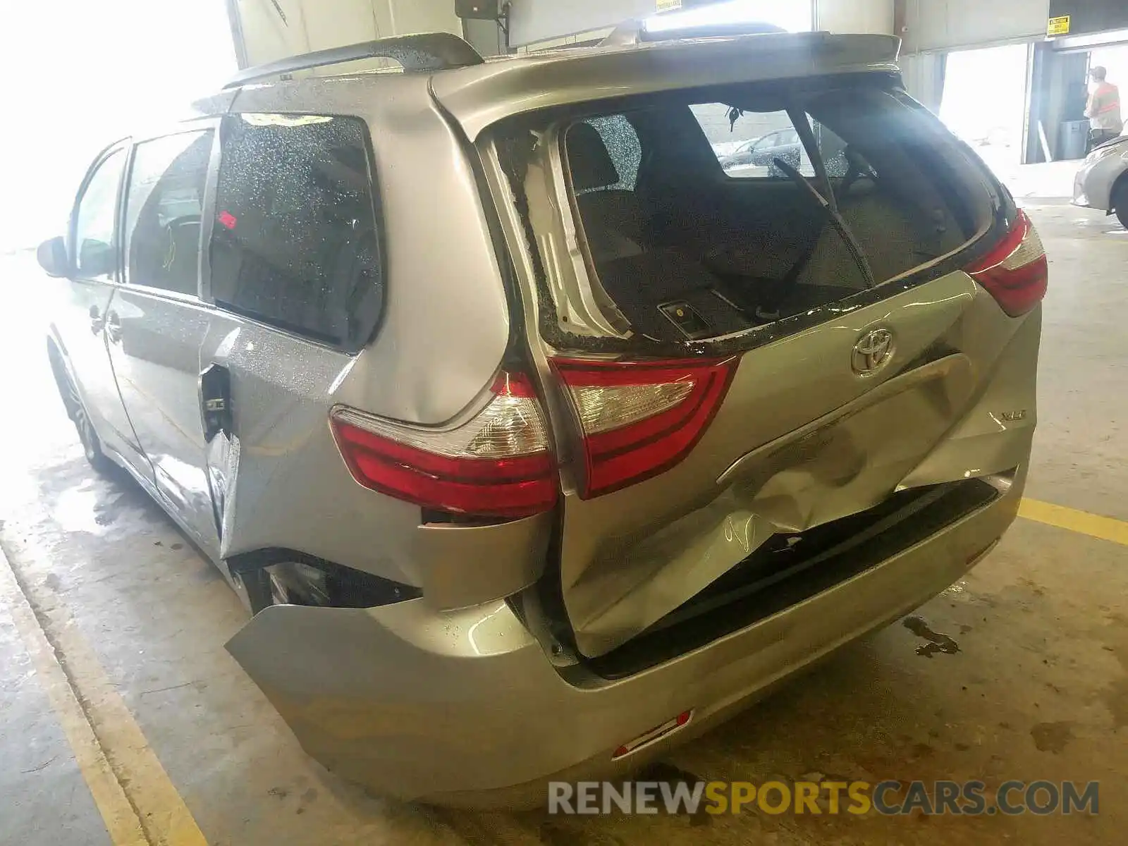 3 Photograph of a damaged car 5TDYZ3DC1KS015444 TOYOTA SIENNA LIM 2019