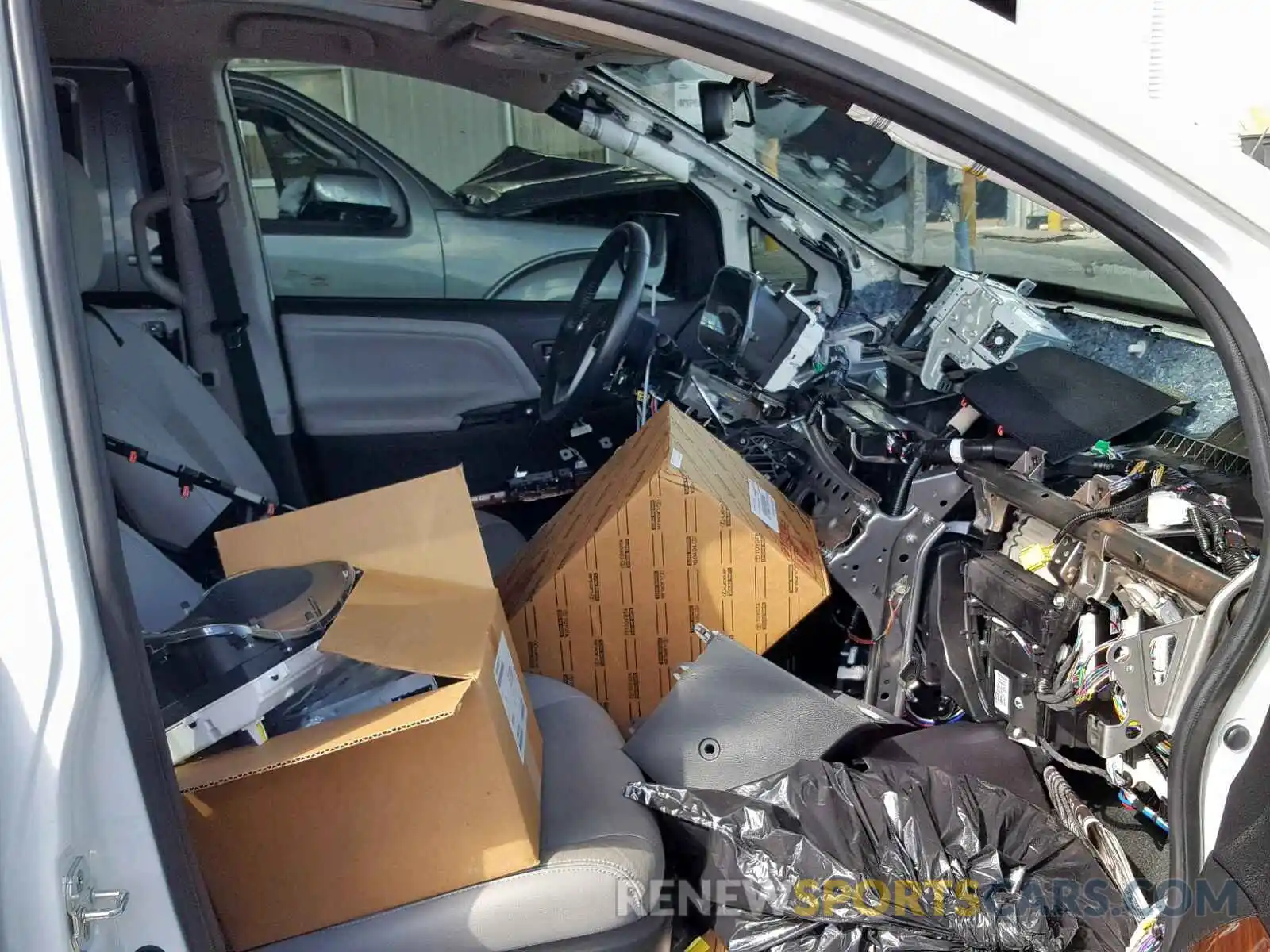 5 Photograph of a damaged car 5TDYZ3DC2KS979678 TOYOTA SIENNA LIM 2019