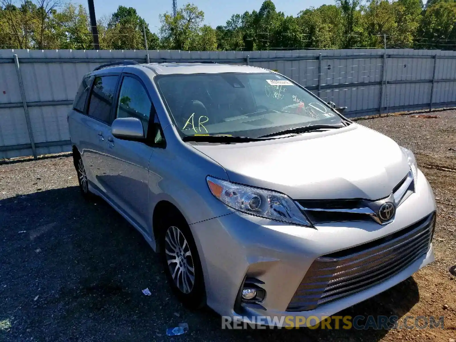 1 Photograph of a damaged car 5TDYZ3DC5KS984924 TOYOTA SIENNA LIM 2019