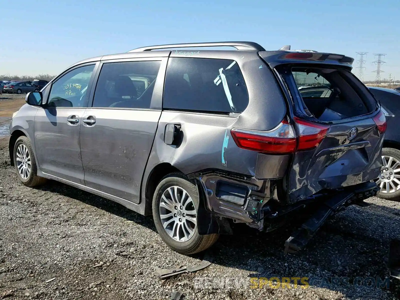 3 Фотография поврежденного автомобиля 5TDYZ3DC6KS976329 TOYOTA SIENNA LIM 2019