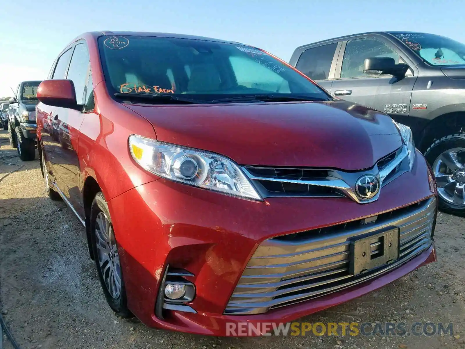 1 Photograph of a damaged car 5TDYZ3DC7KS001063 TOYOTA SIENNA LIM 2019