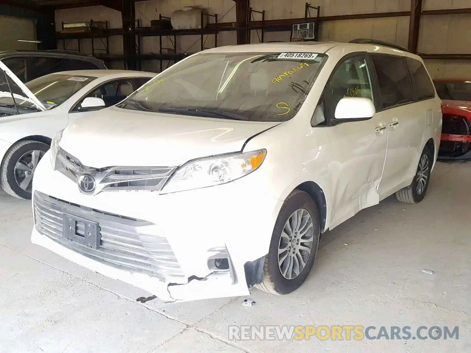 2 Photograph of a damaged car 5TDYZ3DC9KS975532 TOYOTA SIENNA LIM 2019