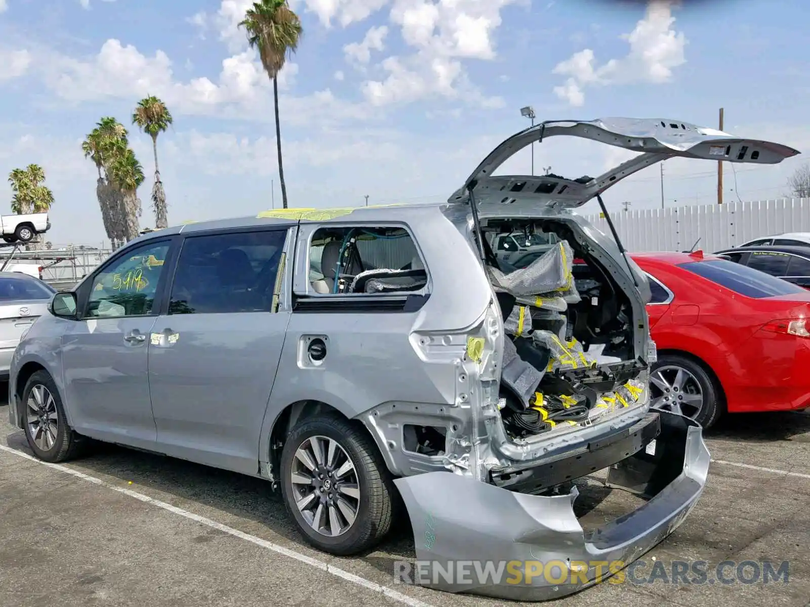 3 Photograph of a damaged car 5TDYZ3DC9KS987888 TOYOTA SIENNA LIM 2019