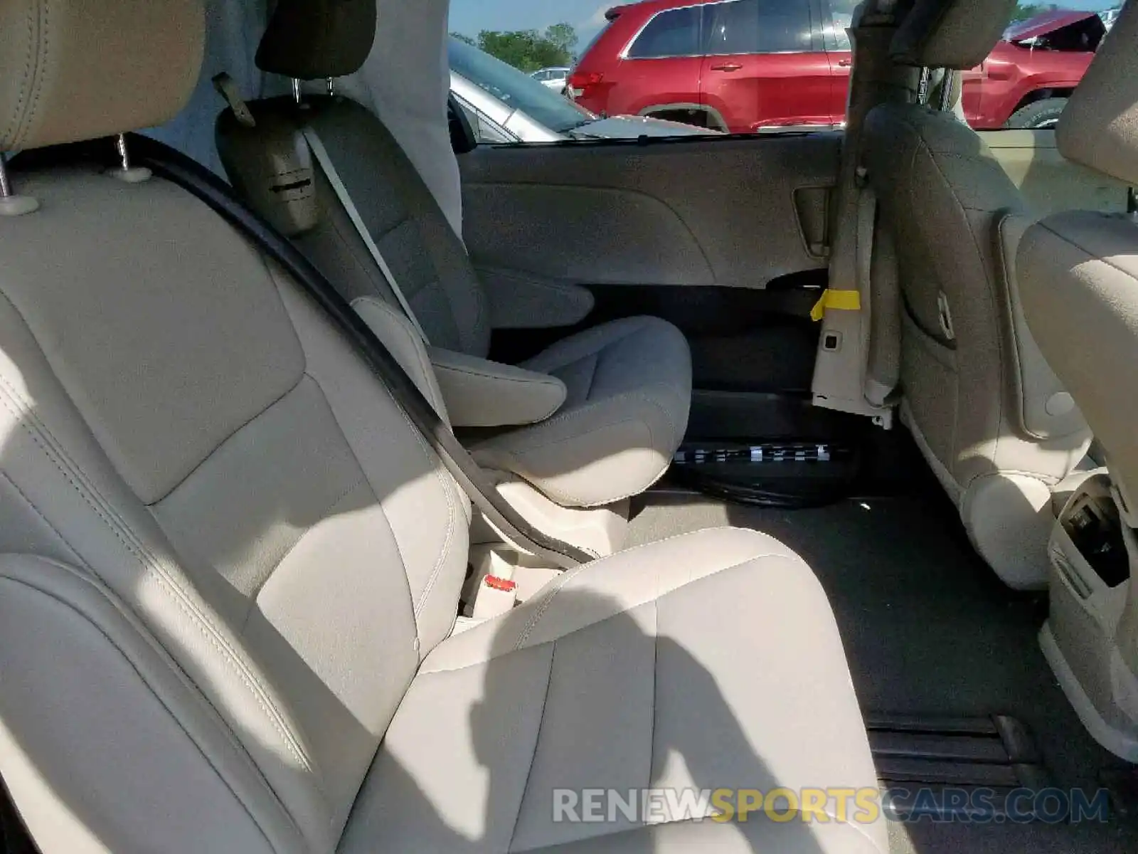 6 Photograph of a damaged car 5TDYZ3DCXKS994722 TOYOTA SIENNA LIM 2019