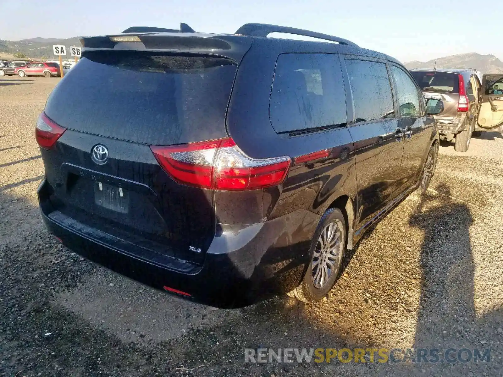 4 Photograph of a damaged car 5TDYZ3DC6LS021080 TOYOTA SIENNA LIM 2020