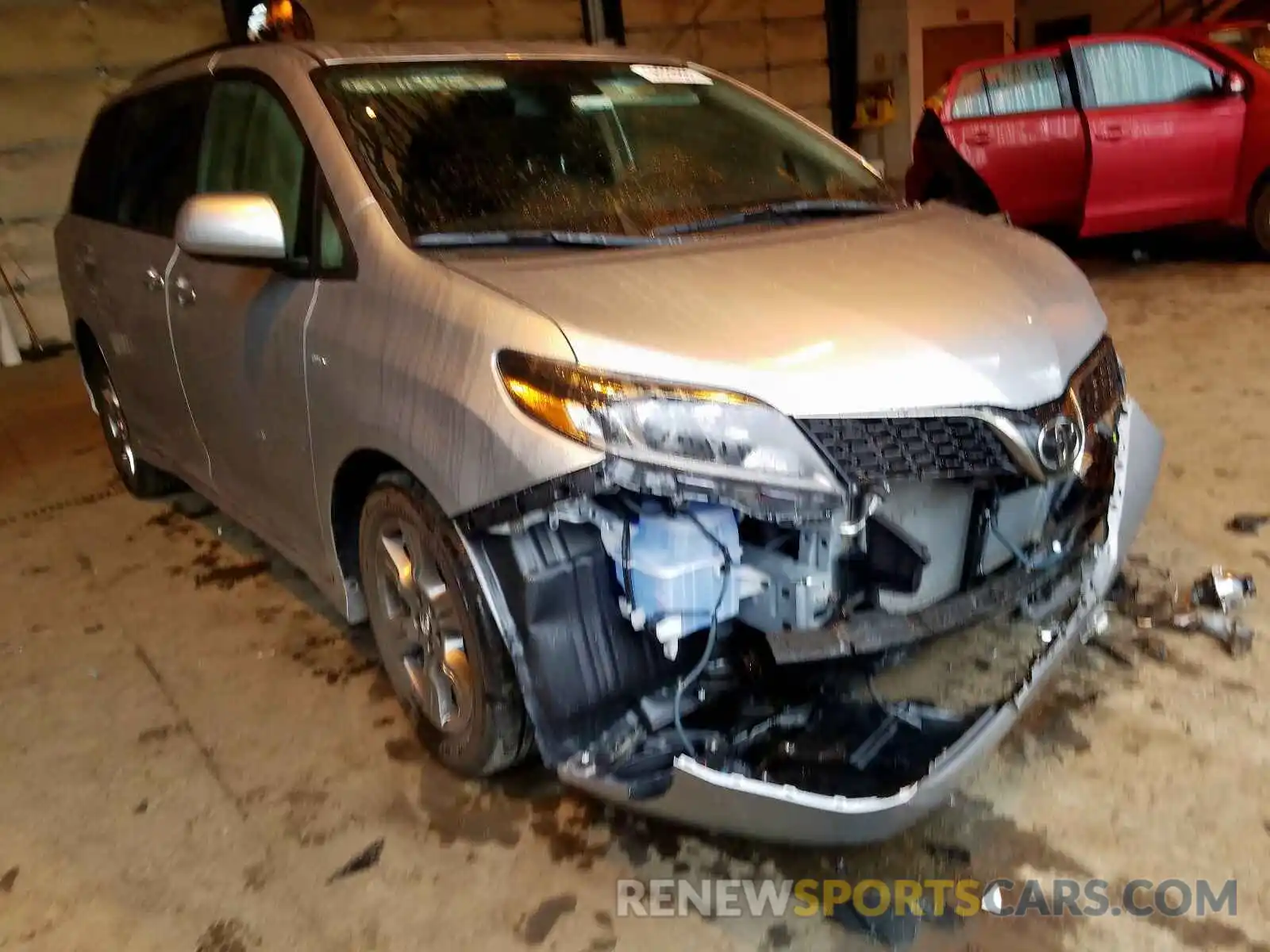 1 Photograph of a damaged car 5TDEZ3DC3KS218449 TOYOTA SIENNA SE 2019