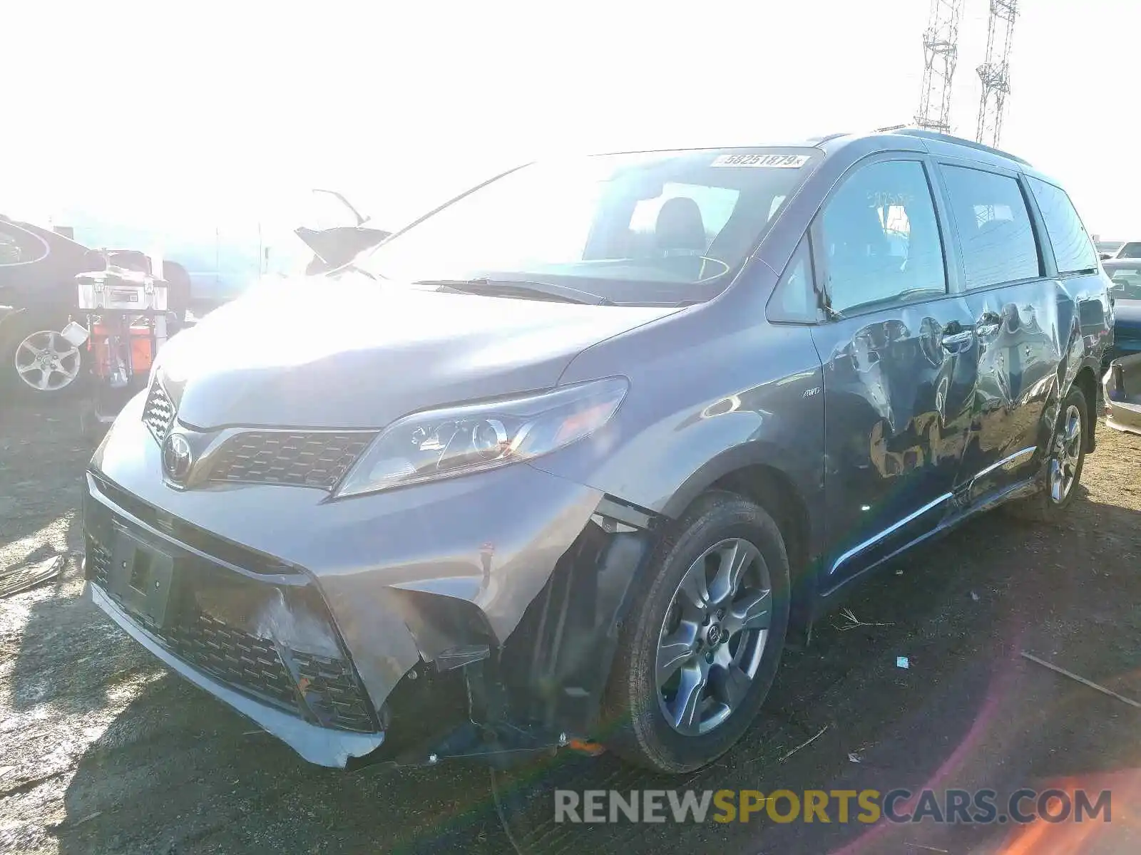 2 Photograph of a damaged car 5TDEZ3DC4KS212126 TOYOTA SIENNA SE 2019