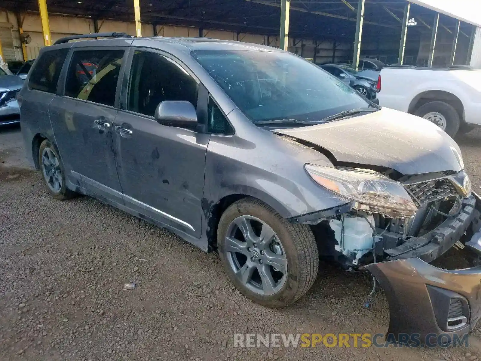 1 Photograph of a damaged car 5TDXZ3DC0KS020727 TOYOTA SIENNA SE 2019