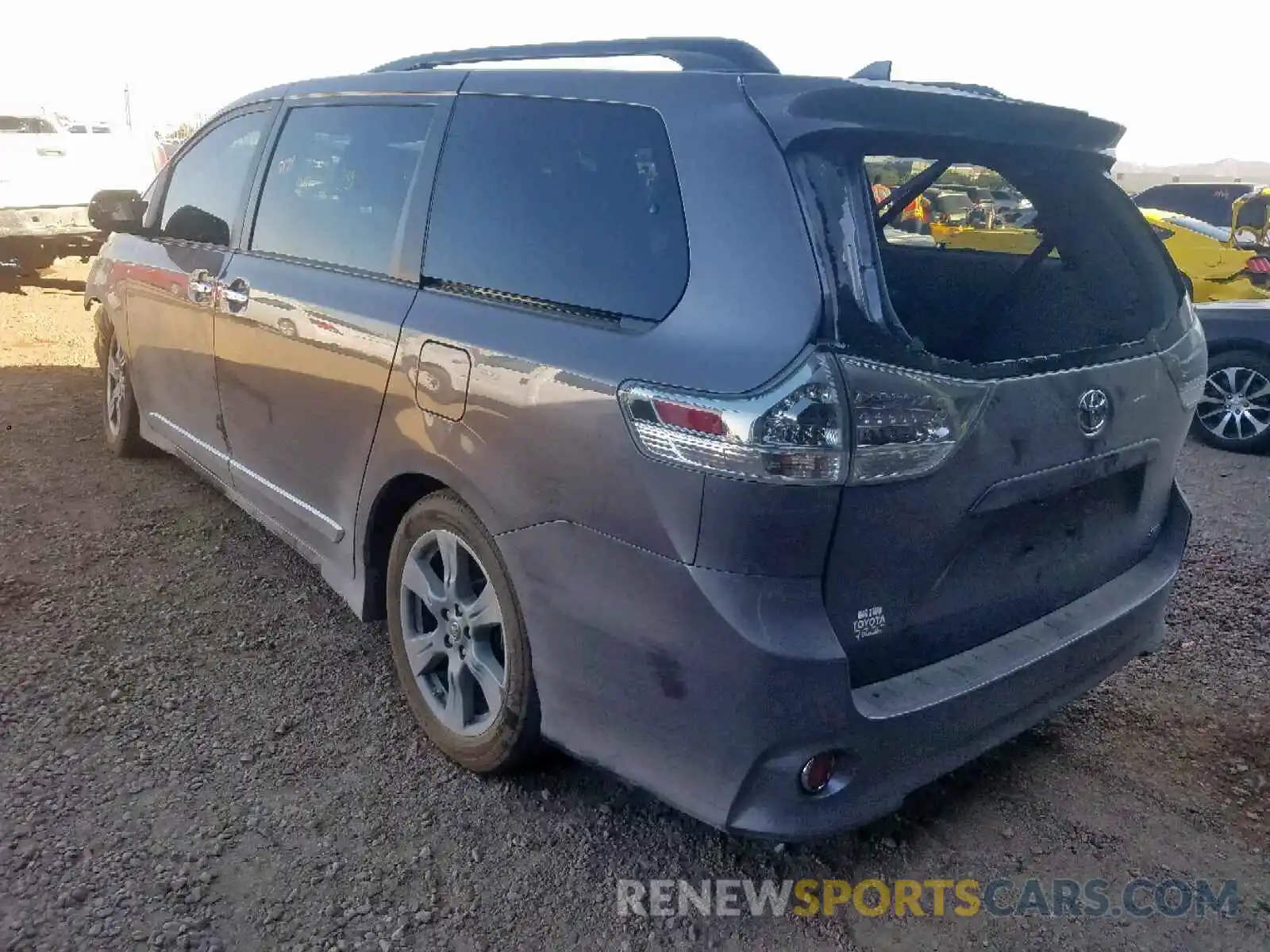 3 Фотография поврежденного автомобиля 5TDXZ3DC0KS020727 TOYOTA SIENNA SE 2019