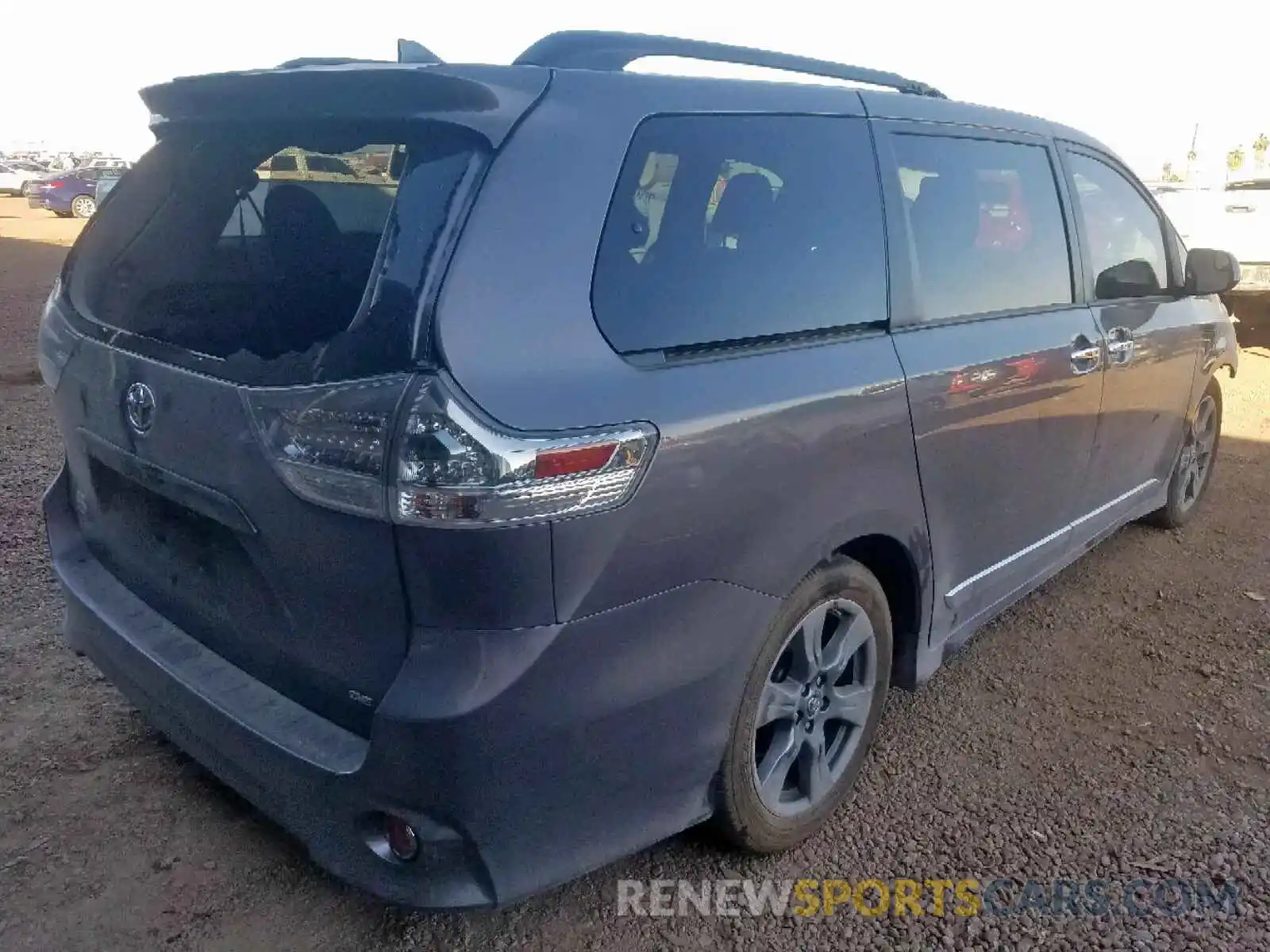 4 Фотография поврежденного автомобиля 5TDXZ3DC0KS020727 TOYOTA SIENNA SE 2019