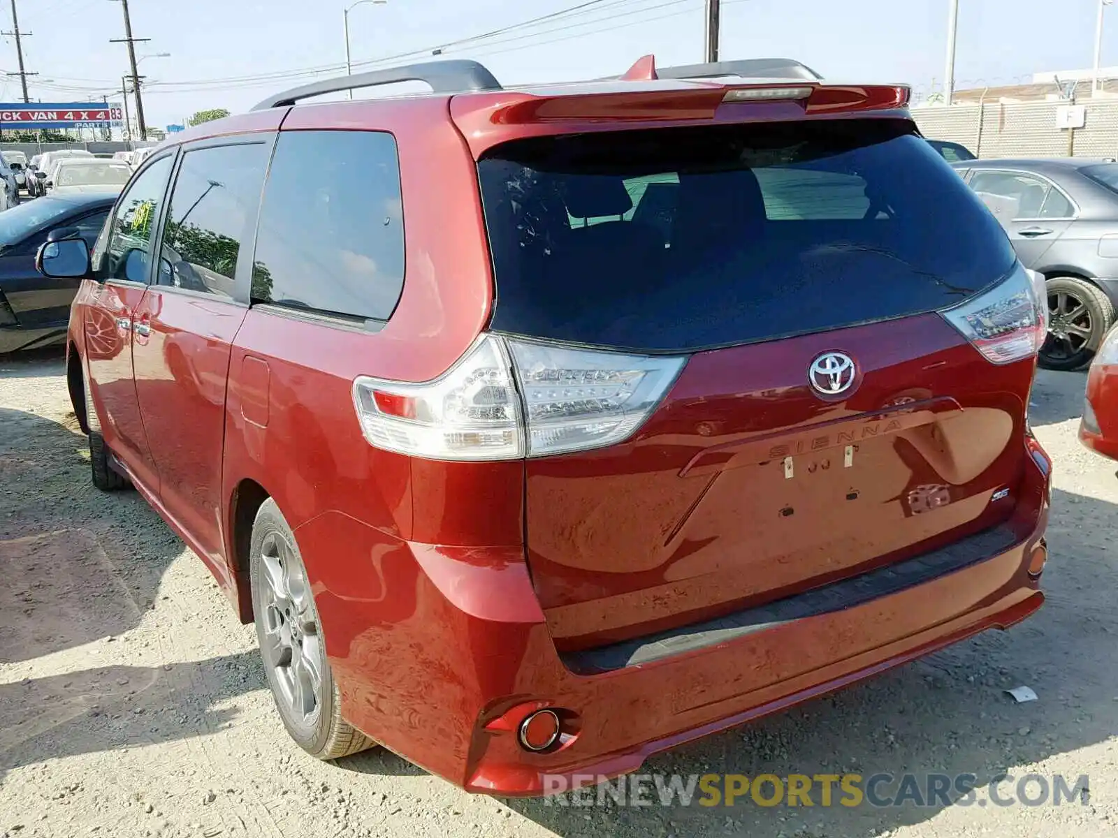 3 Photograph of a damaged car 5TDXZ3DC4KS986658 TOYOTA SIENNA SE 2019