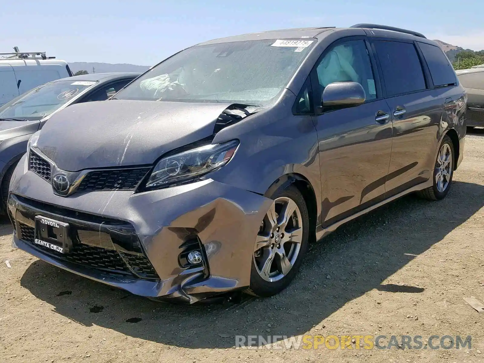 2 Photograph of a damaged car 5TDXZ3DC9KS987076 TOYOTA SIENNA SE 2019