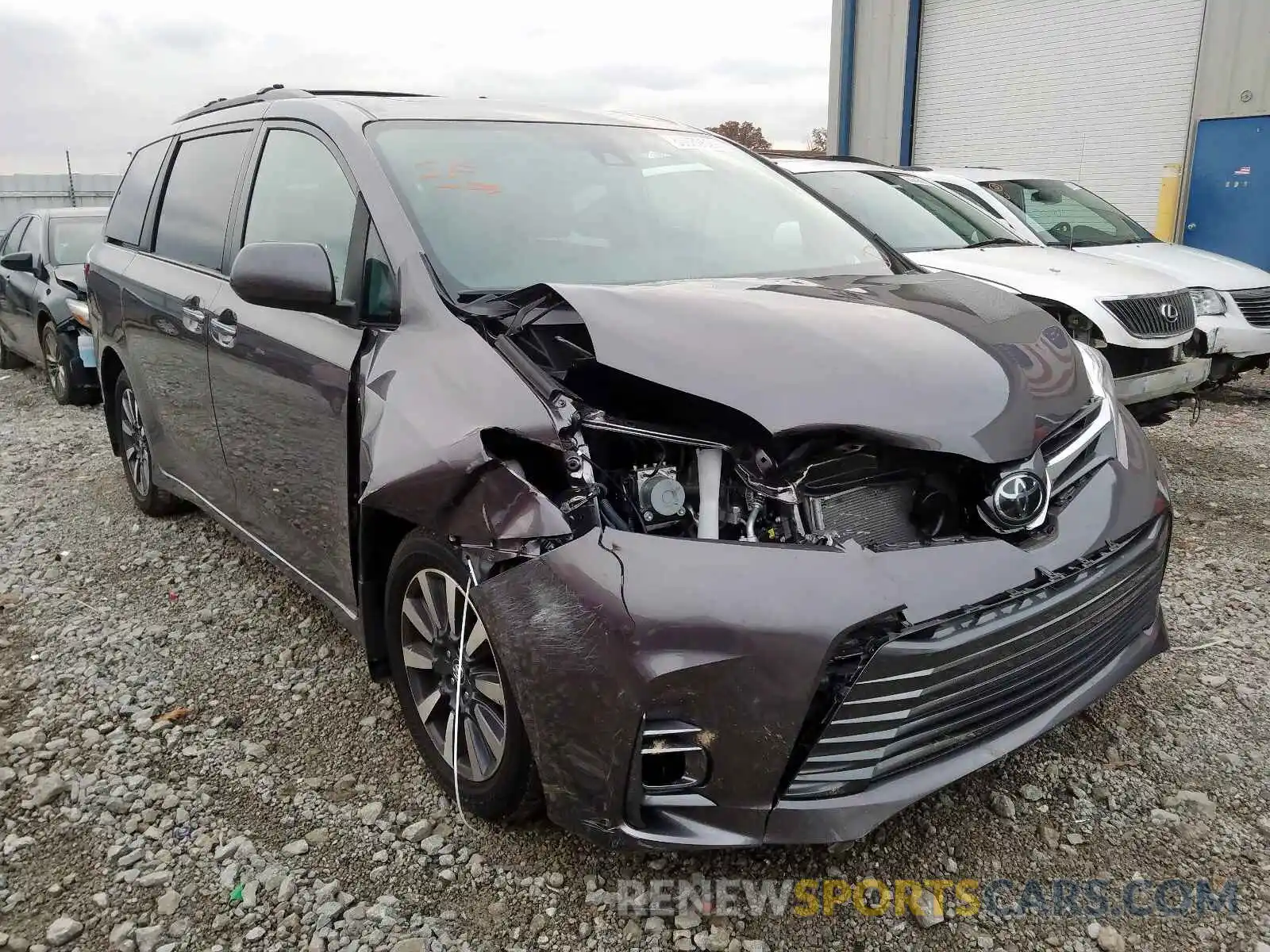 1 Photograph of a damaged car 5TDDZ3DC1KS220373 TOYOTA SIENNA XLE 2019