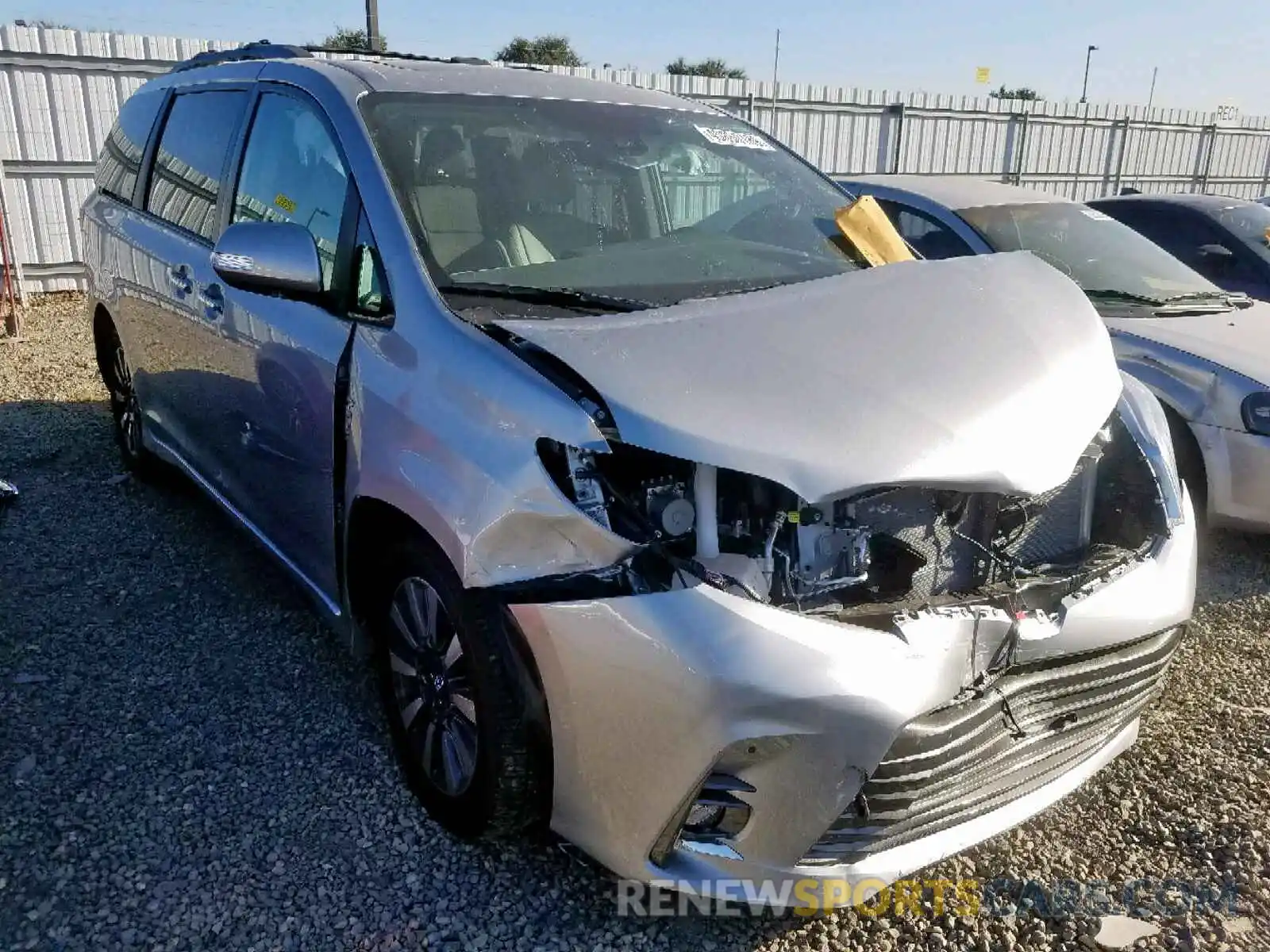 1 Photograph of a damaged car 5TDDZ3DC7KS223035 TOYOTA SIENNA XLE 2019