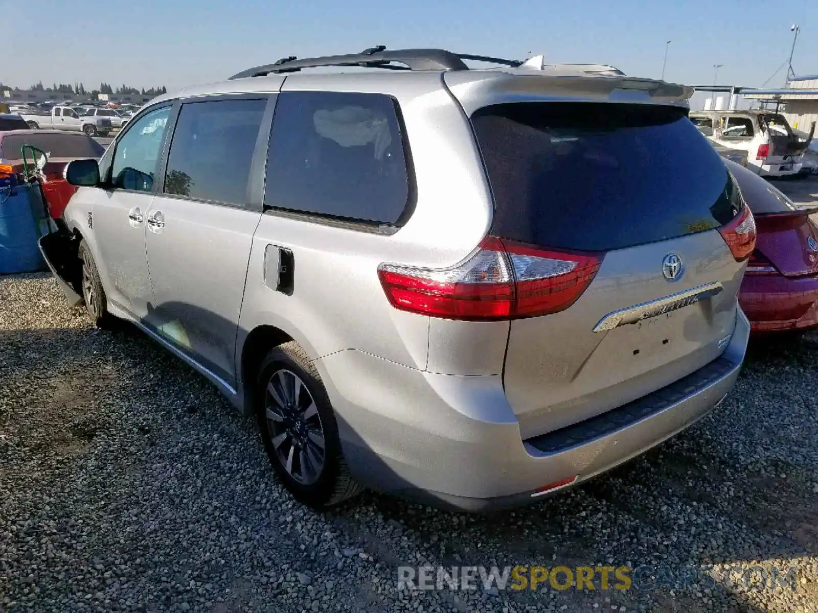 3 Фотография поврежденного автомобиля 5TDDZ3DC7KS223035 TOYOTA SIENNA XLE 2019