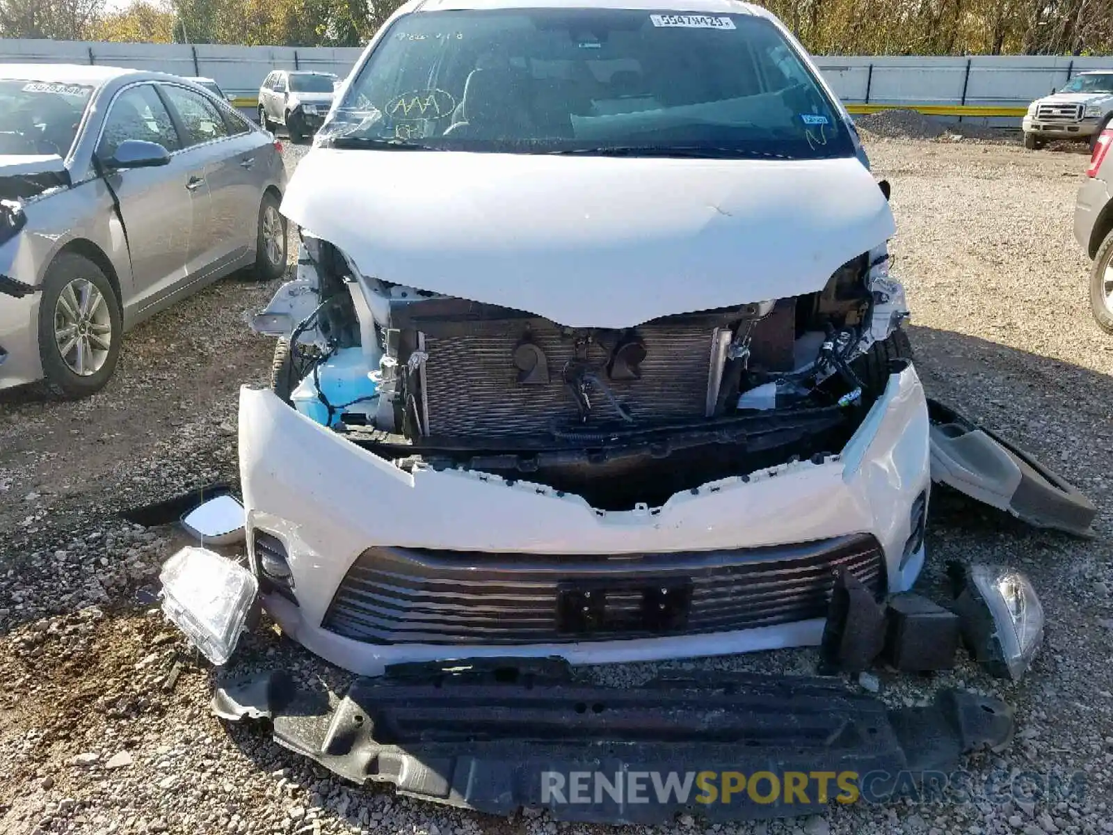 9 Фотография поврежденного автомобиля 5TDYZ3DC1KS986718 TOYOTA SIENNA XLE 2019