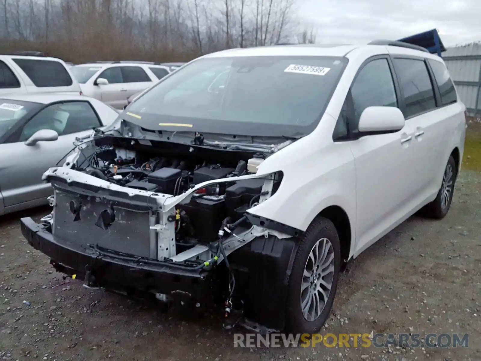 2 Photograph of a damaged car 5TDYZ3DC2KS997985 TOYOTA SIENNA XLE 2019