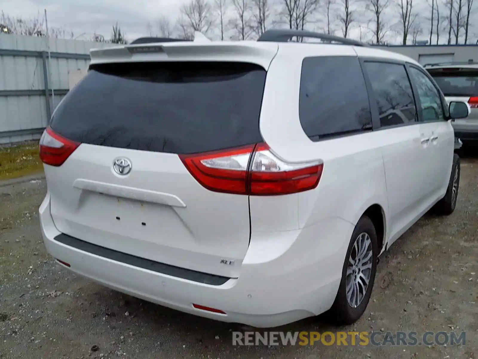 4 Фотография поврежденного автомобиля 5TDYZ3DC2KS997985 TOYOTA SIENNA XLE 2019