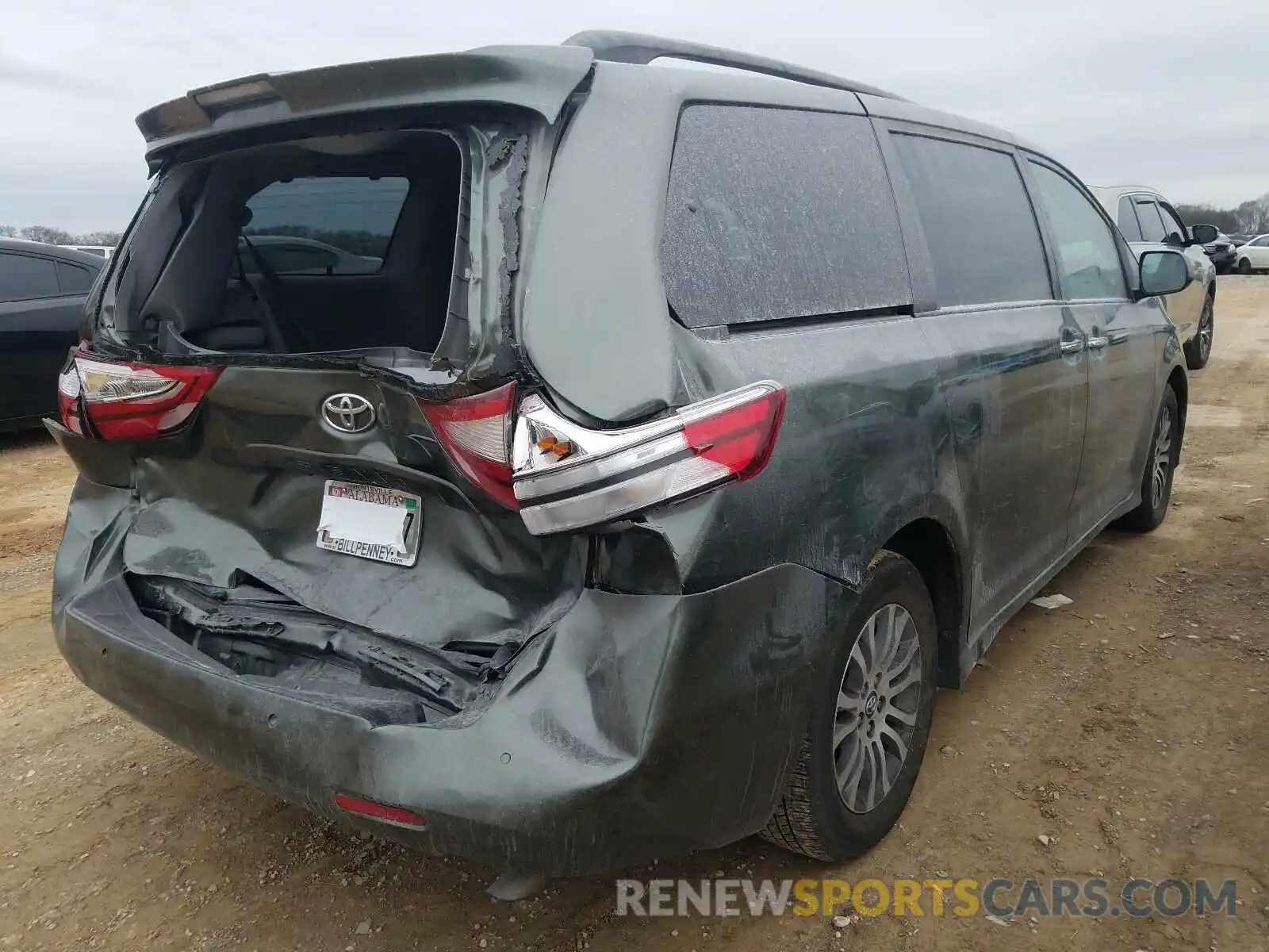 4 Photograph of a damaged car 5TDYZ3DC8KS994024 TOYOTA SIENNA XLE 2019