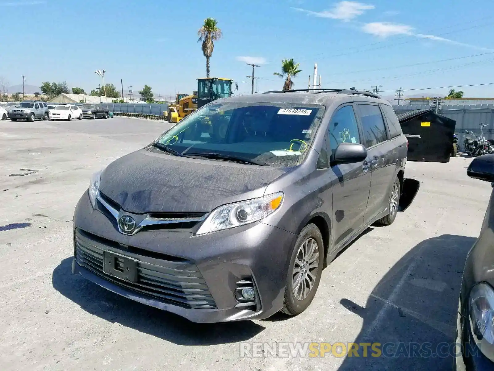 2 Фотография поврежденного автомобиля 5TDYZ3DCXKS020030 TOYOTA SIENNA XLE 2019