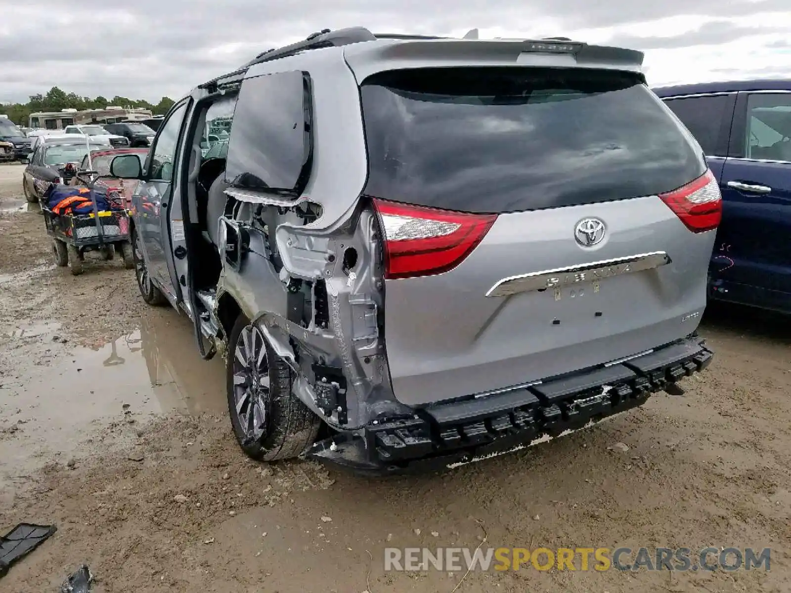 3 Photograph of a damaged car 5TDYZ3DCXKS984689 TOYOTA SIENNA XLE 2019